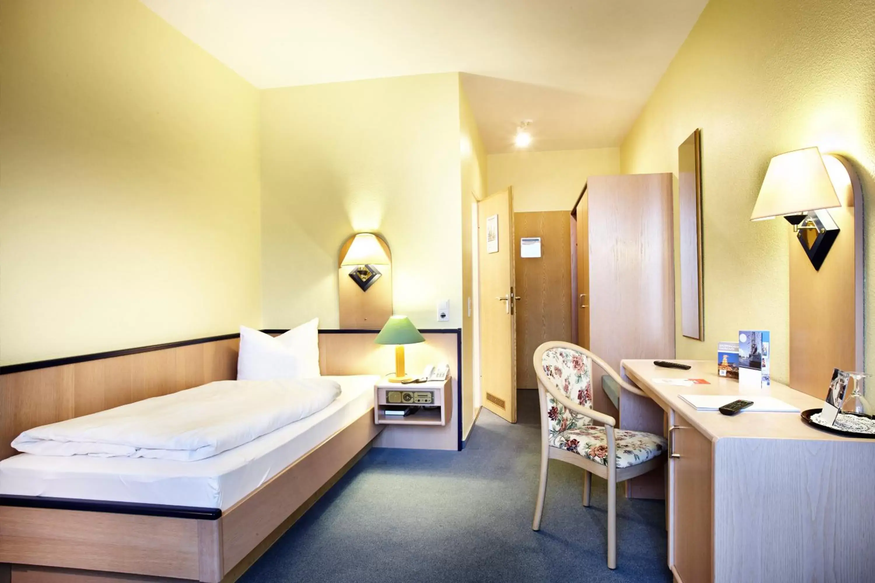 Photo of the whole room, Bed in Hotel Hannover Airport by Premiere Classe