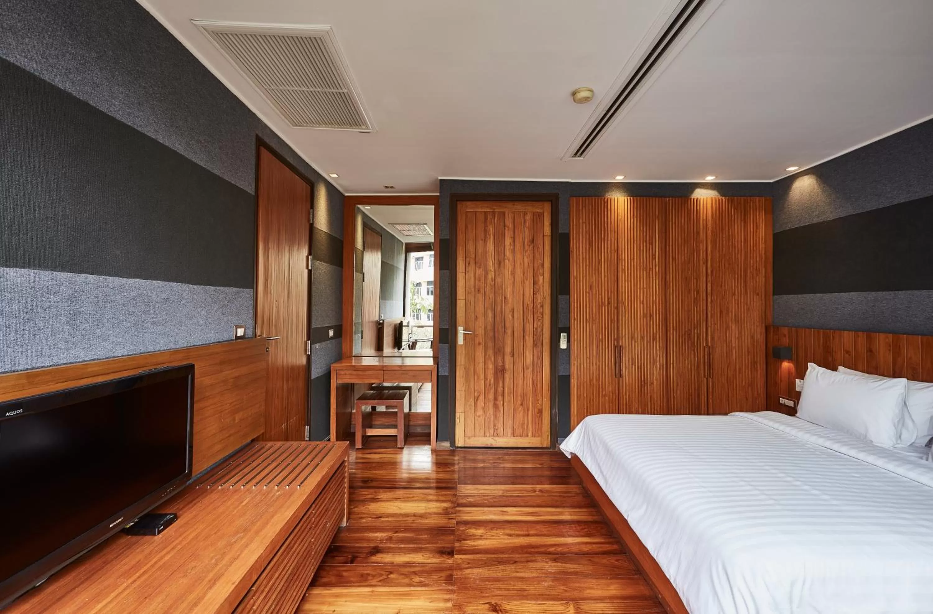 Bed in LUXX Langsuan Hotel - SHA Plus