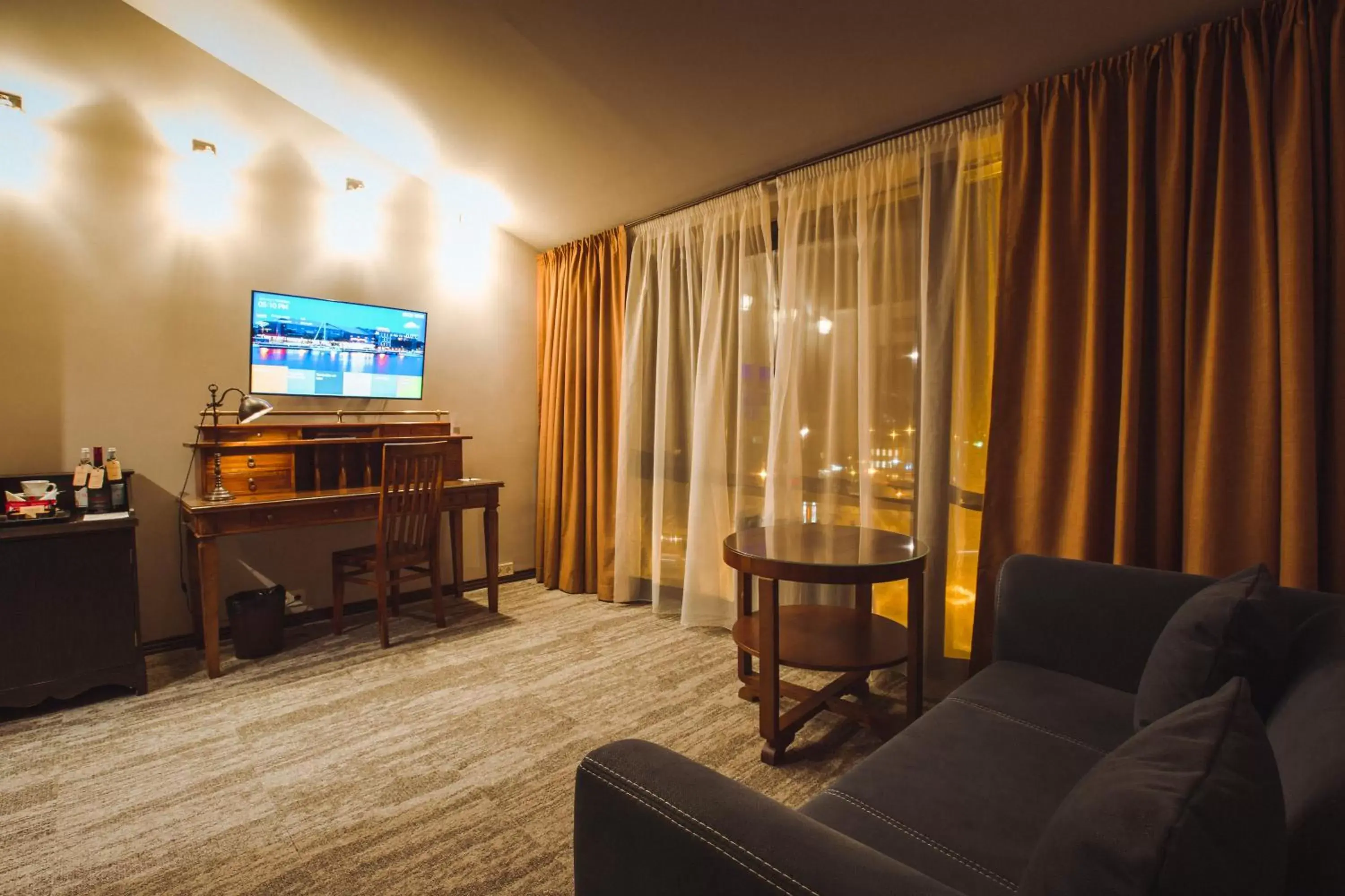 Living room, TV/Entertainment Center in Promenade Hotel Liepaja