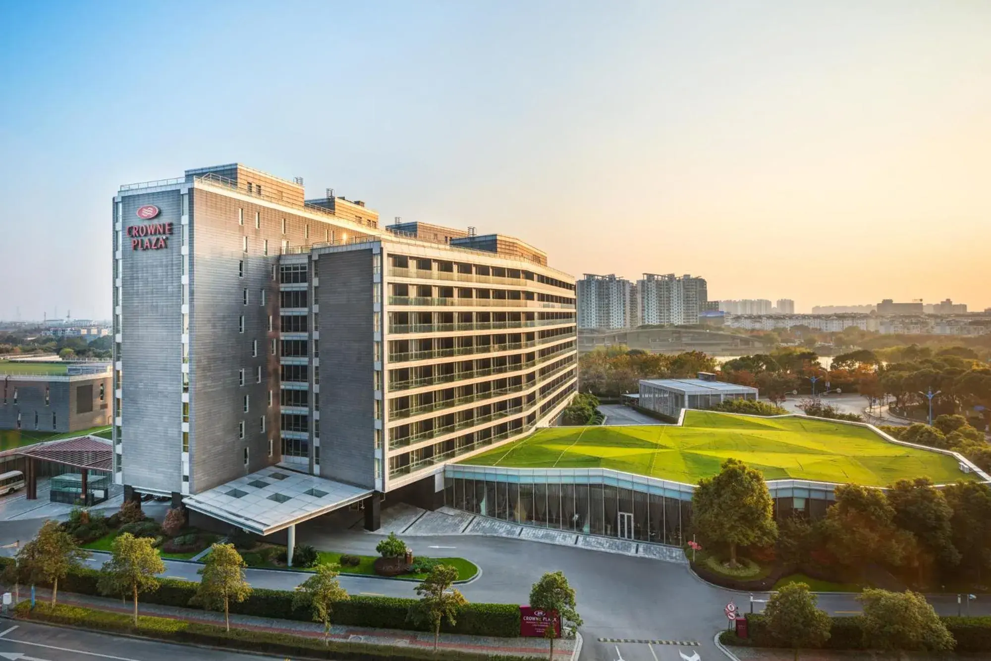 Property building in Crowne Plaza Shanghai Xiayang Lake by IHG Property building in Crowne Plaza Shanghai Xiayang Lake by IHG