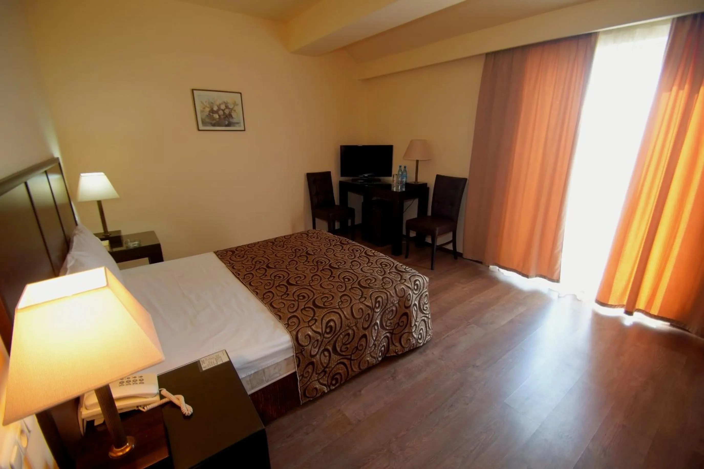 Photo of the whole room in Regineh Hotel