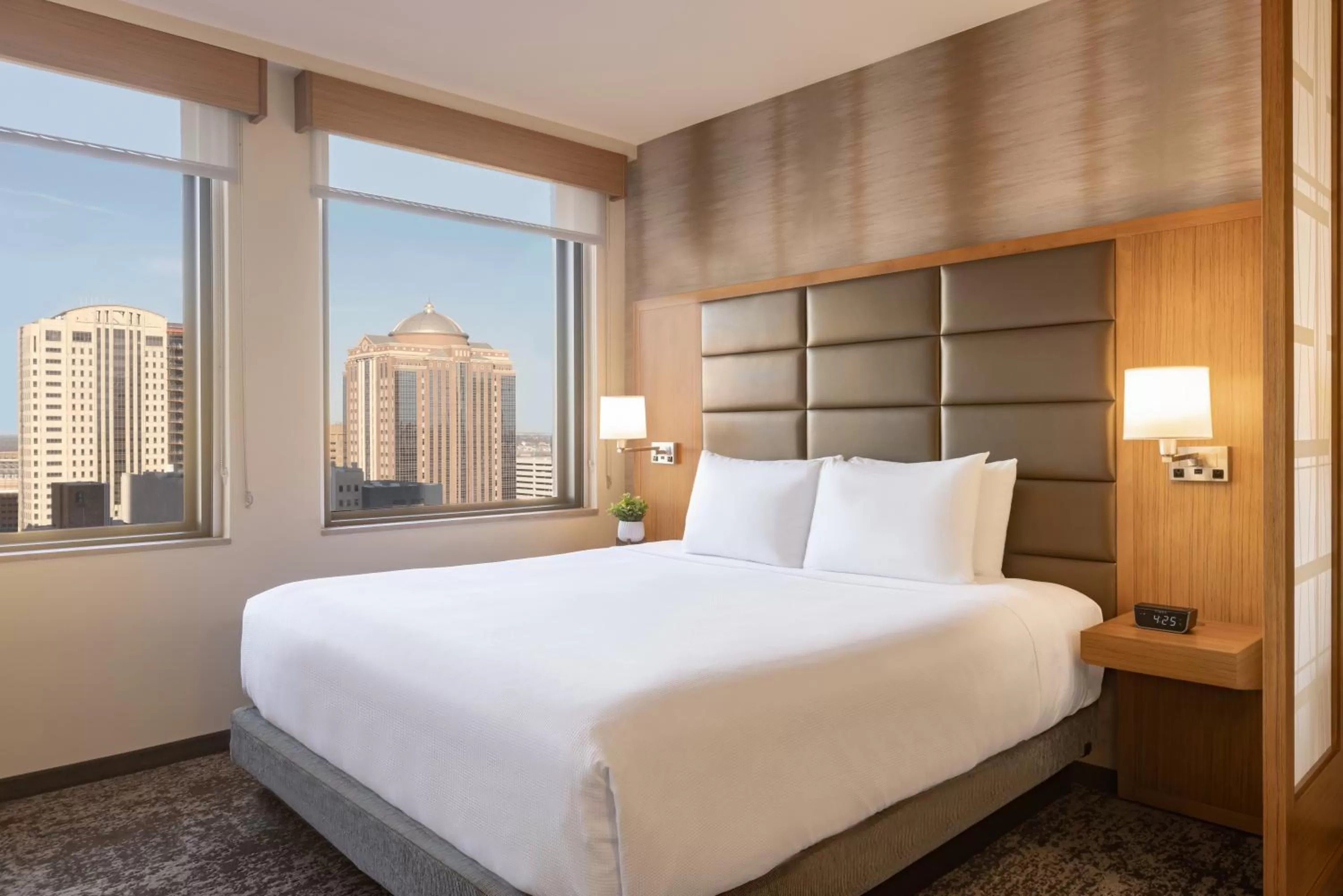 Bed in Hyatt Place Houston Downtown