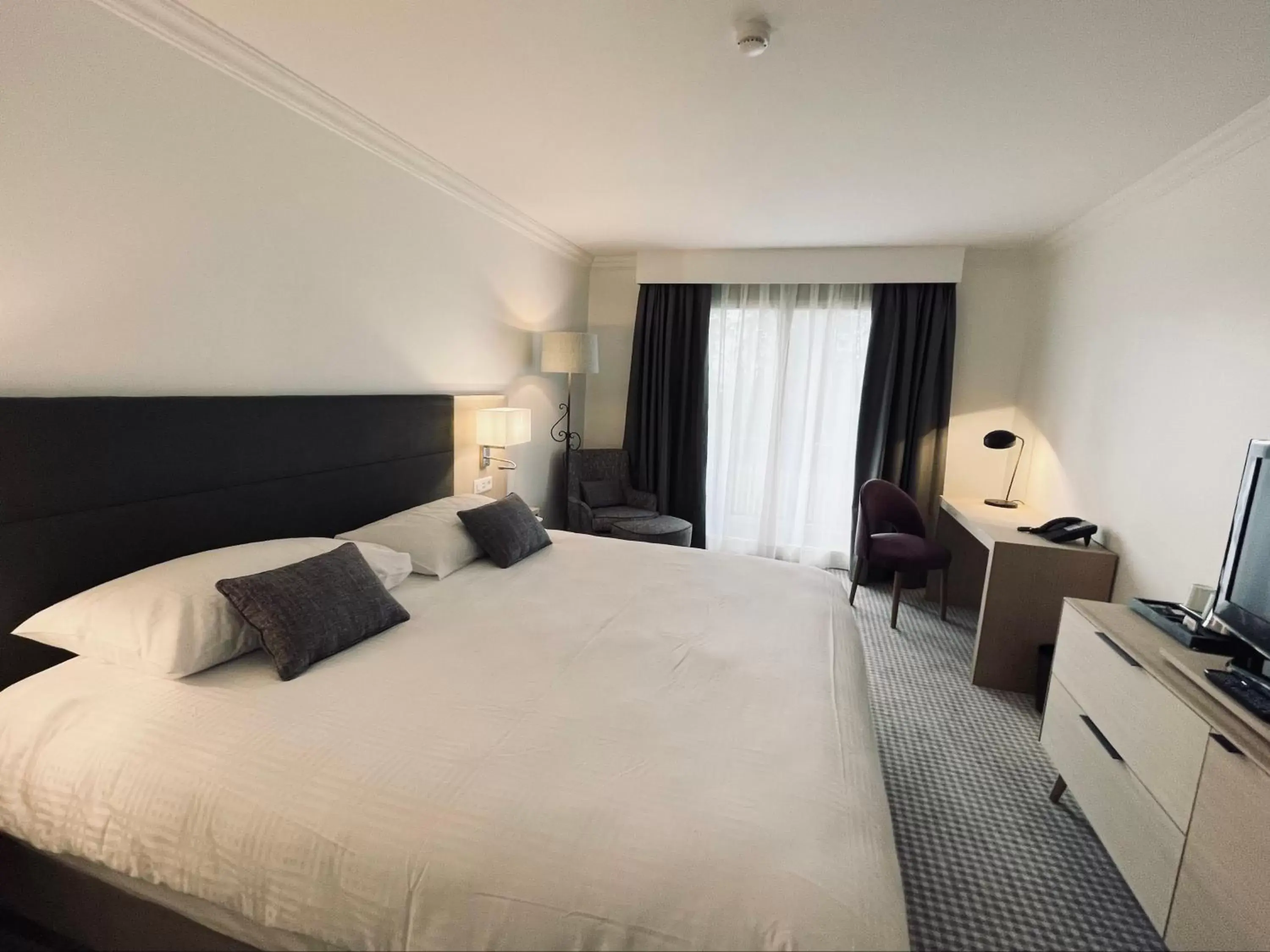 Single Room with Lake View in Hotel La Barcarolle Single Room with Lake View in Hotel La Barcarolle