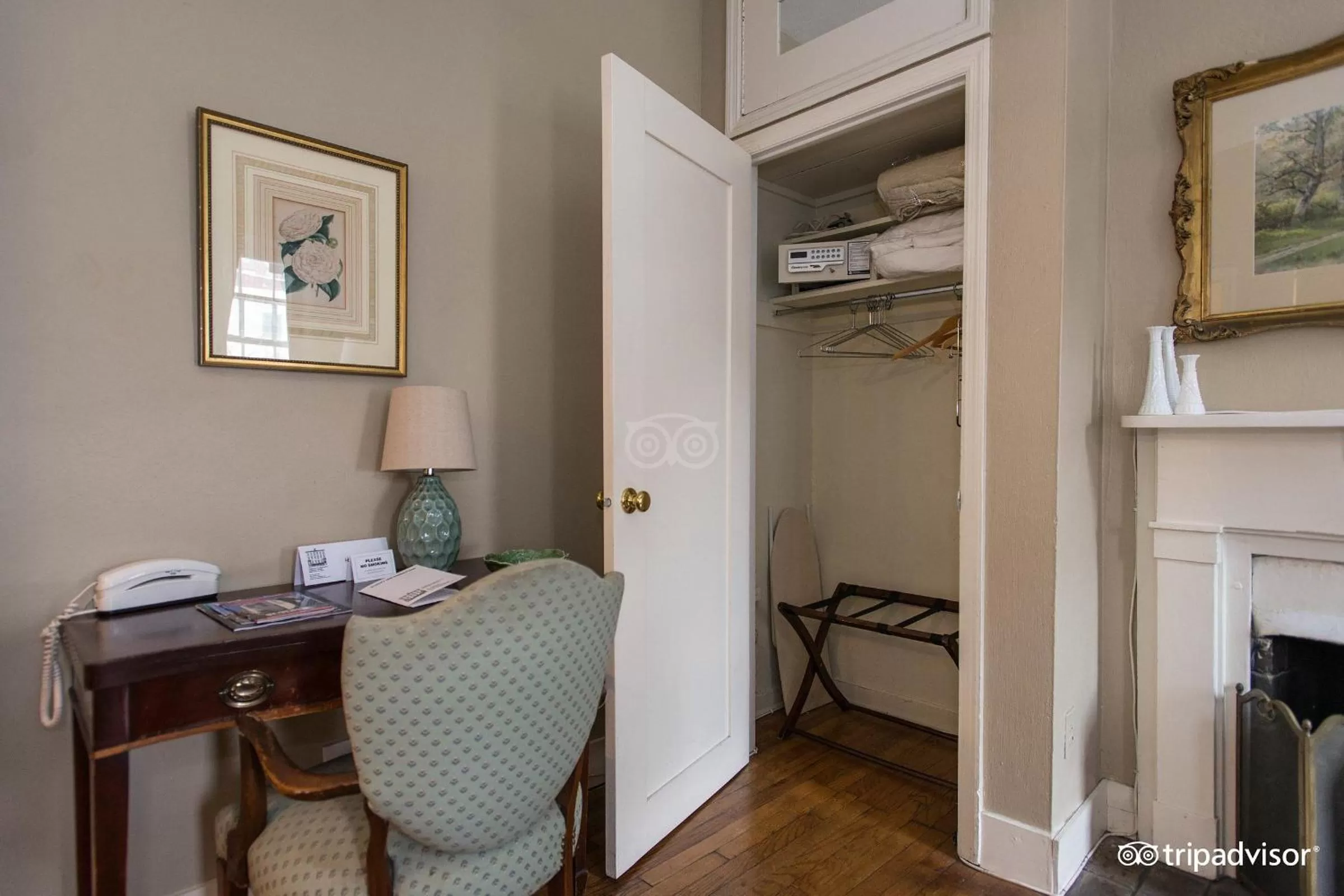 Seating area in Incentra Village Hotel