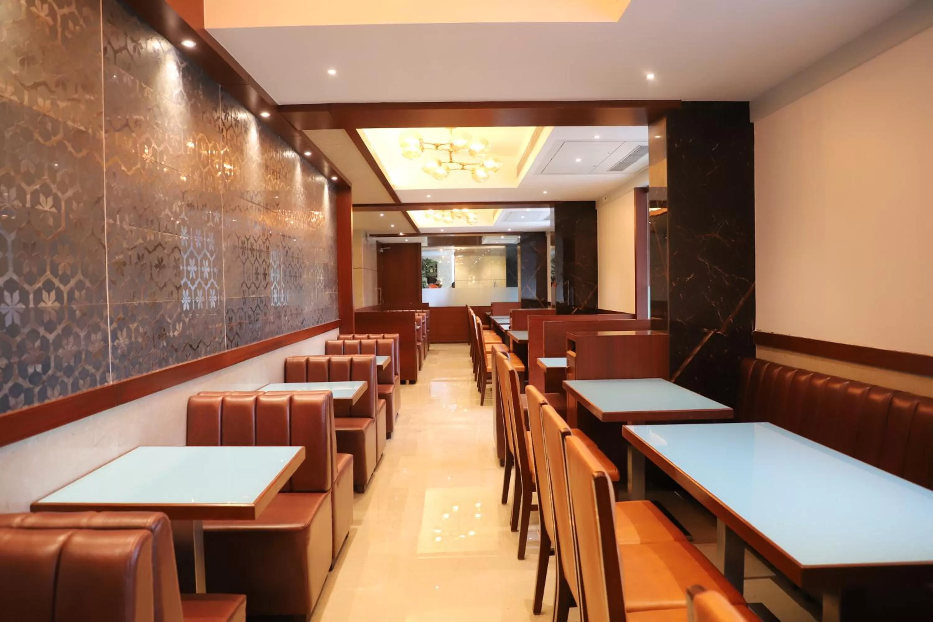 Restaurant/Places to Eat in Shikin Hotels (Close to Palm Beach Road)