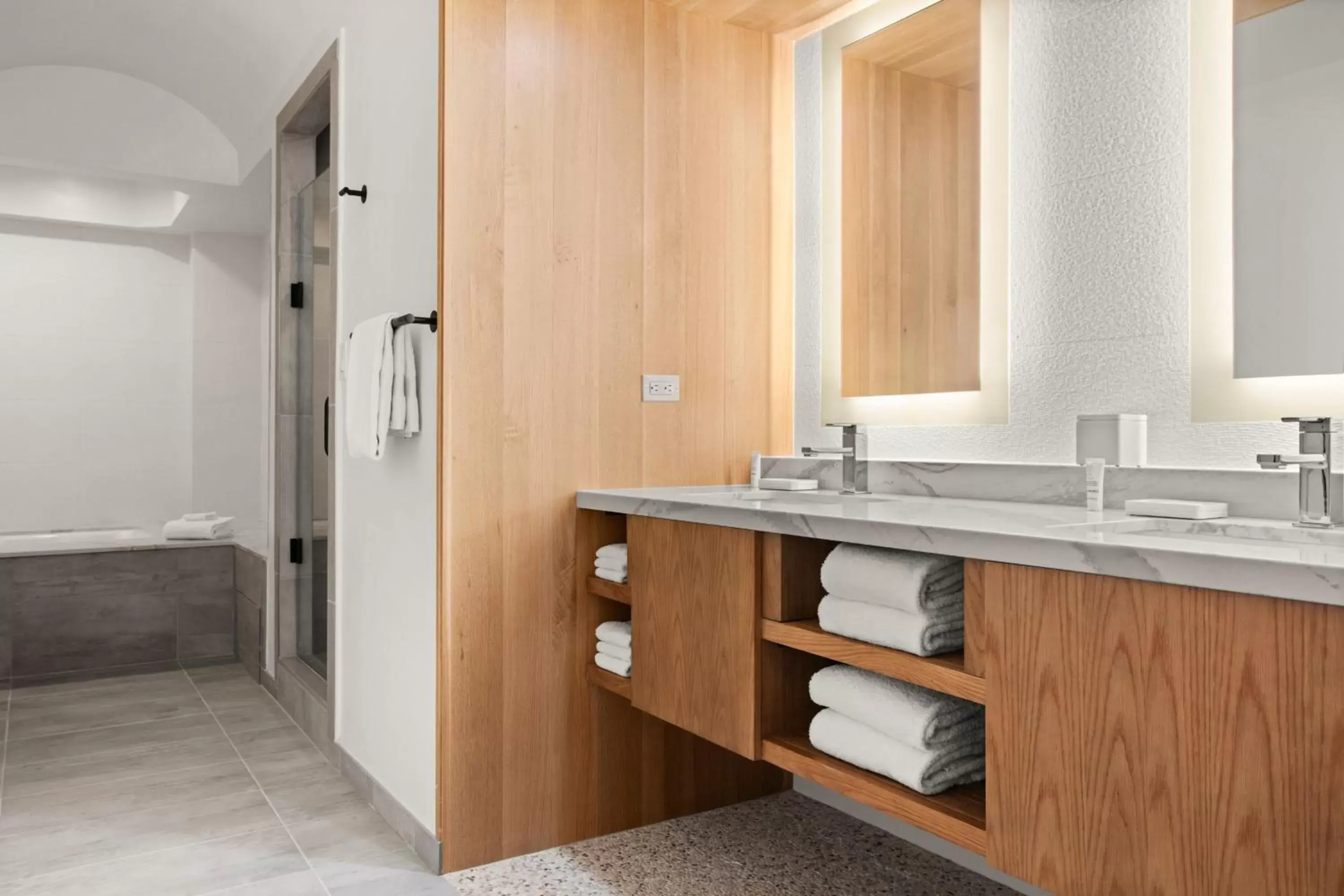 Photo of the whole room, Bathroom in Marina del Rey Marriott