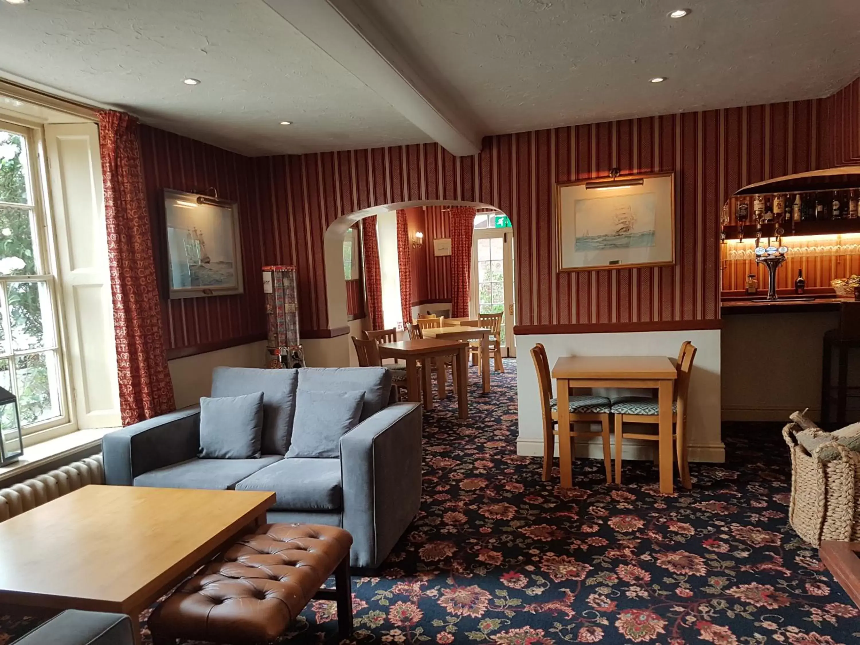 Lounge or bar in Park Hill Hotel