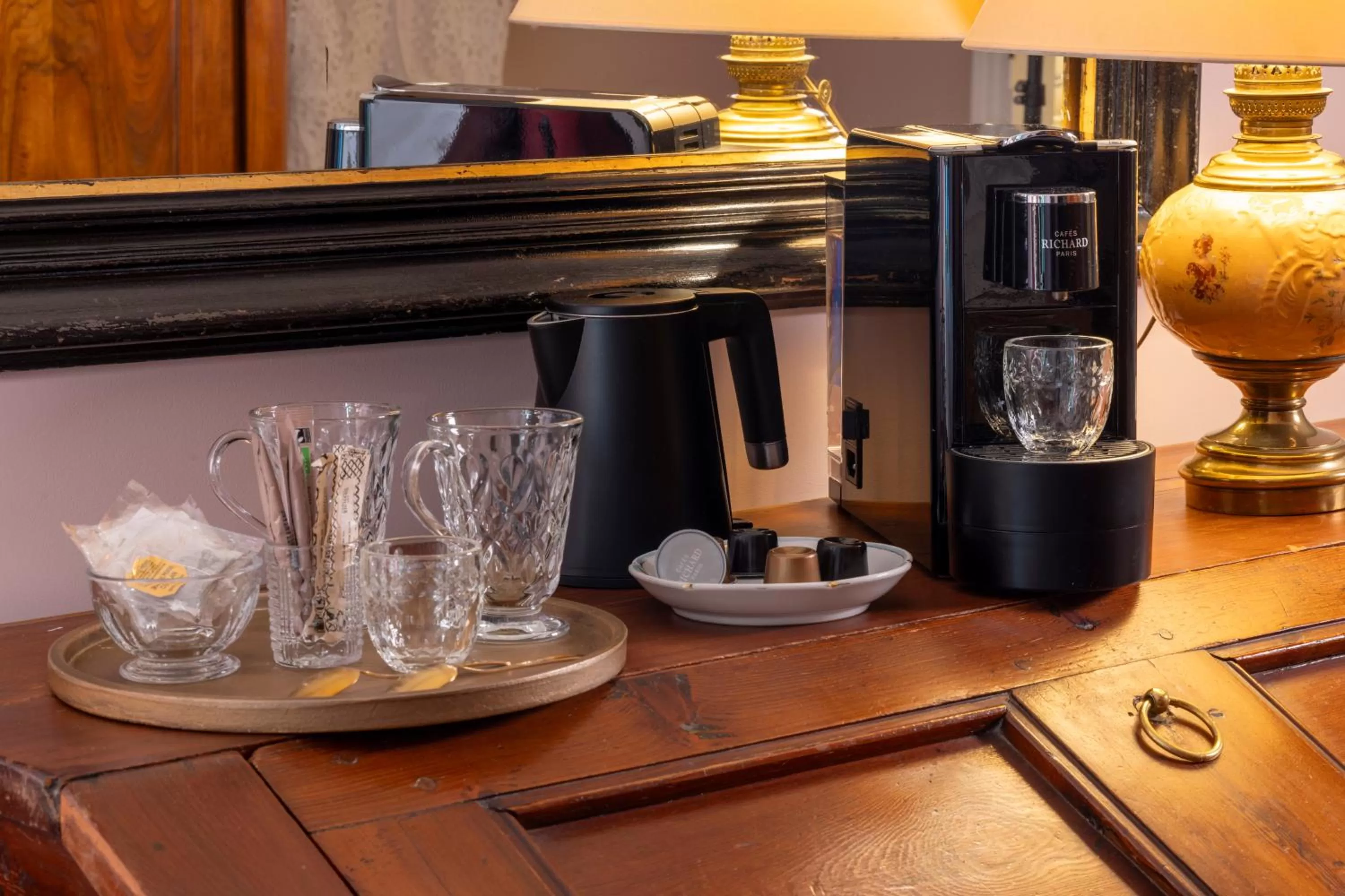 Coffee/tea facilities in Hôtel Le Saint Gregoire