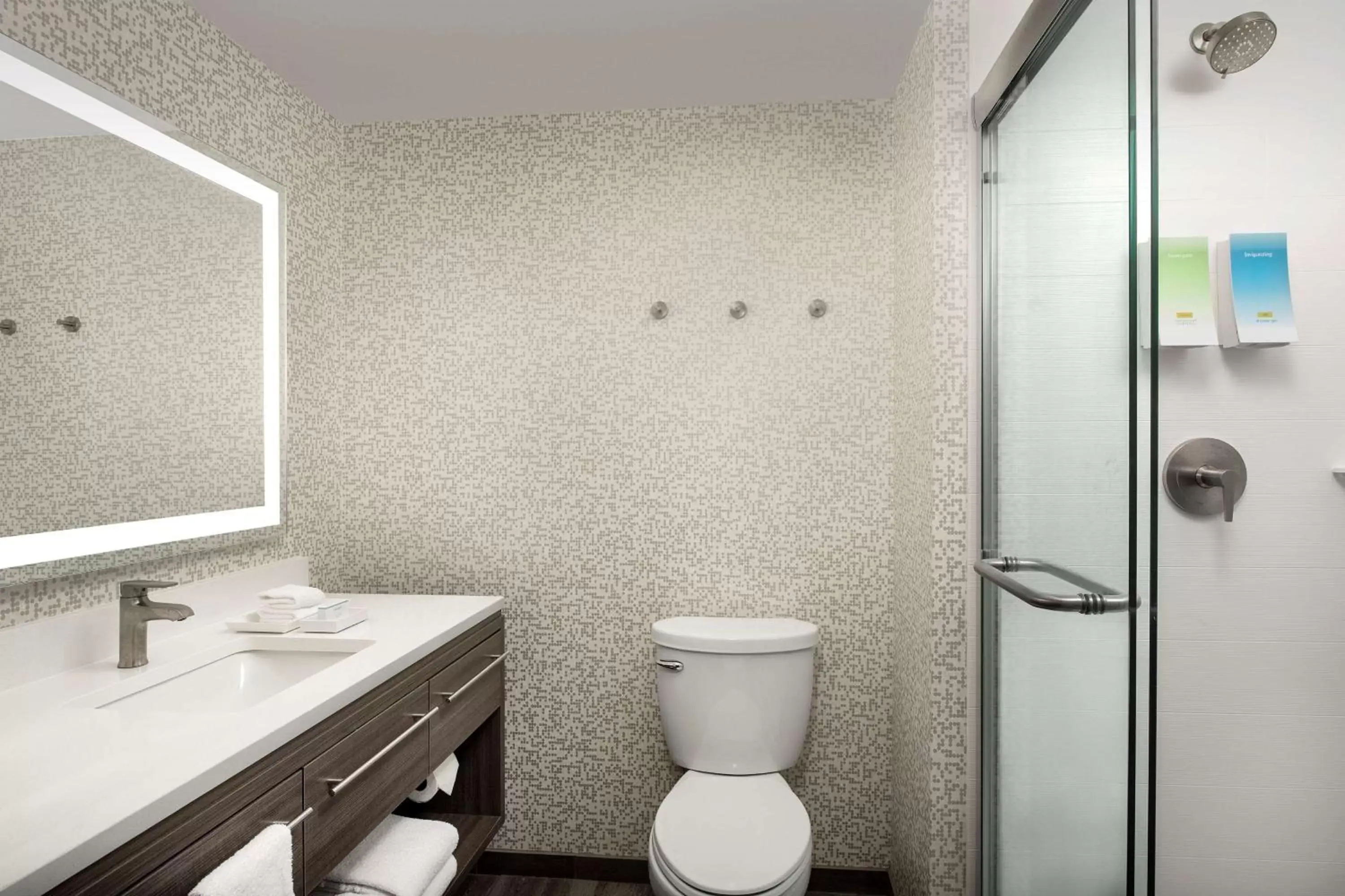 Bathroom in Home2 Suites By Hilton Columbus Polaris