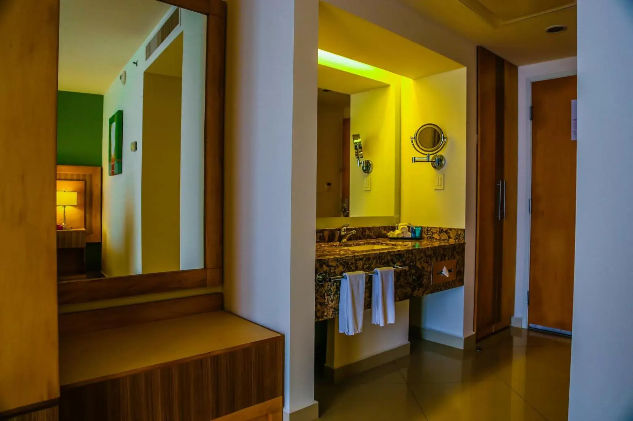 Photo of the whole room, Bathroom in Holiday Inn Tuxpan - Convention Center, an IHG Hotel