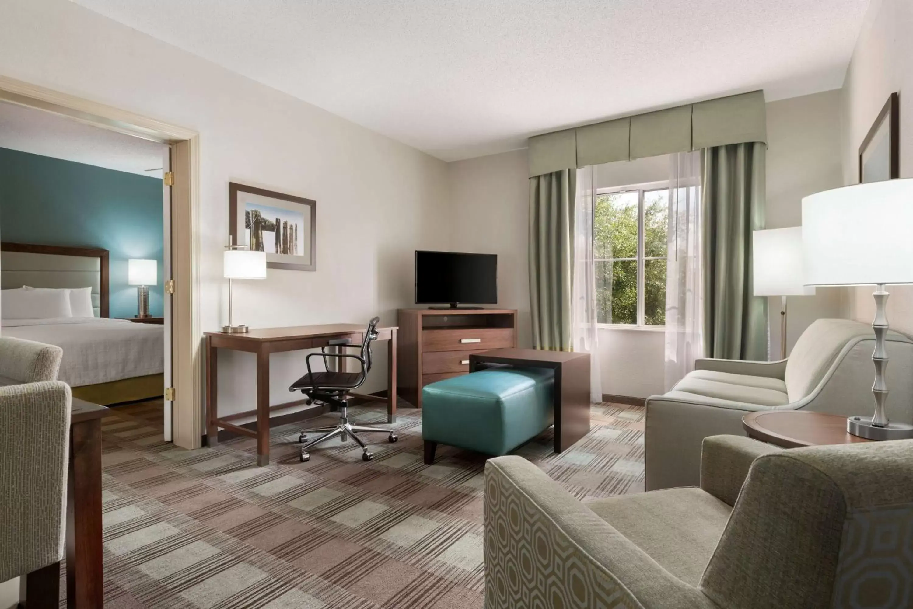 Bed, TV/Entertainment Center in Homewood Suites by Hilton Charleston - Mount Pleasant