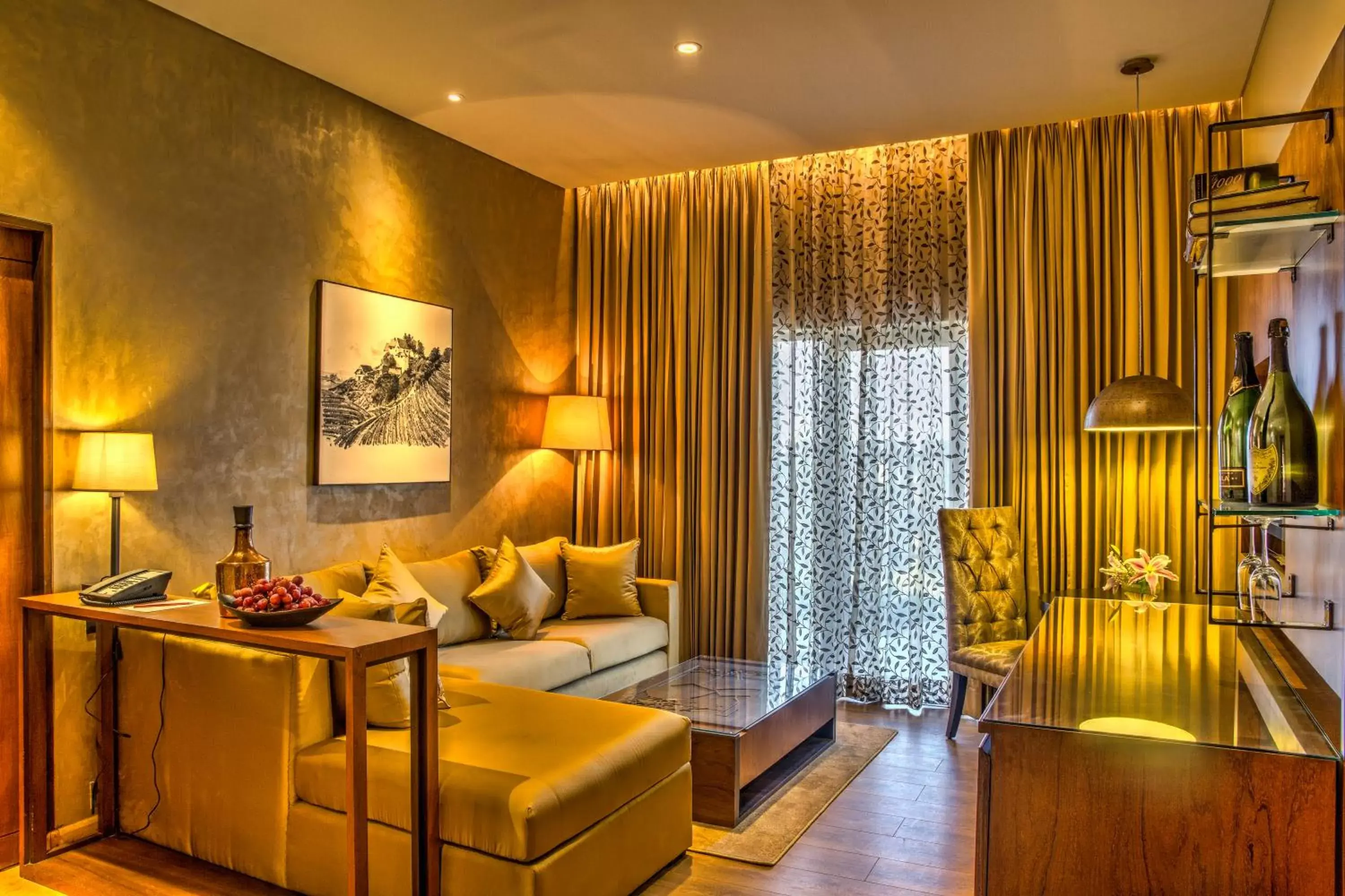 Living room, Seating Area in The Gateway Hotel Ambad