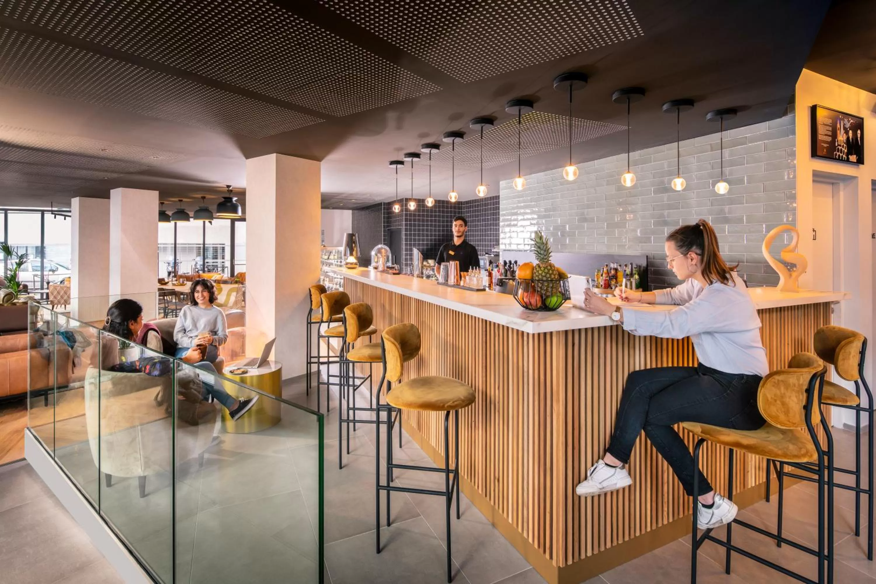 Lobby or reception in Novotel Paris 20 Belleville