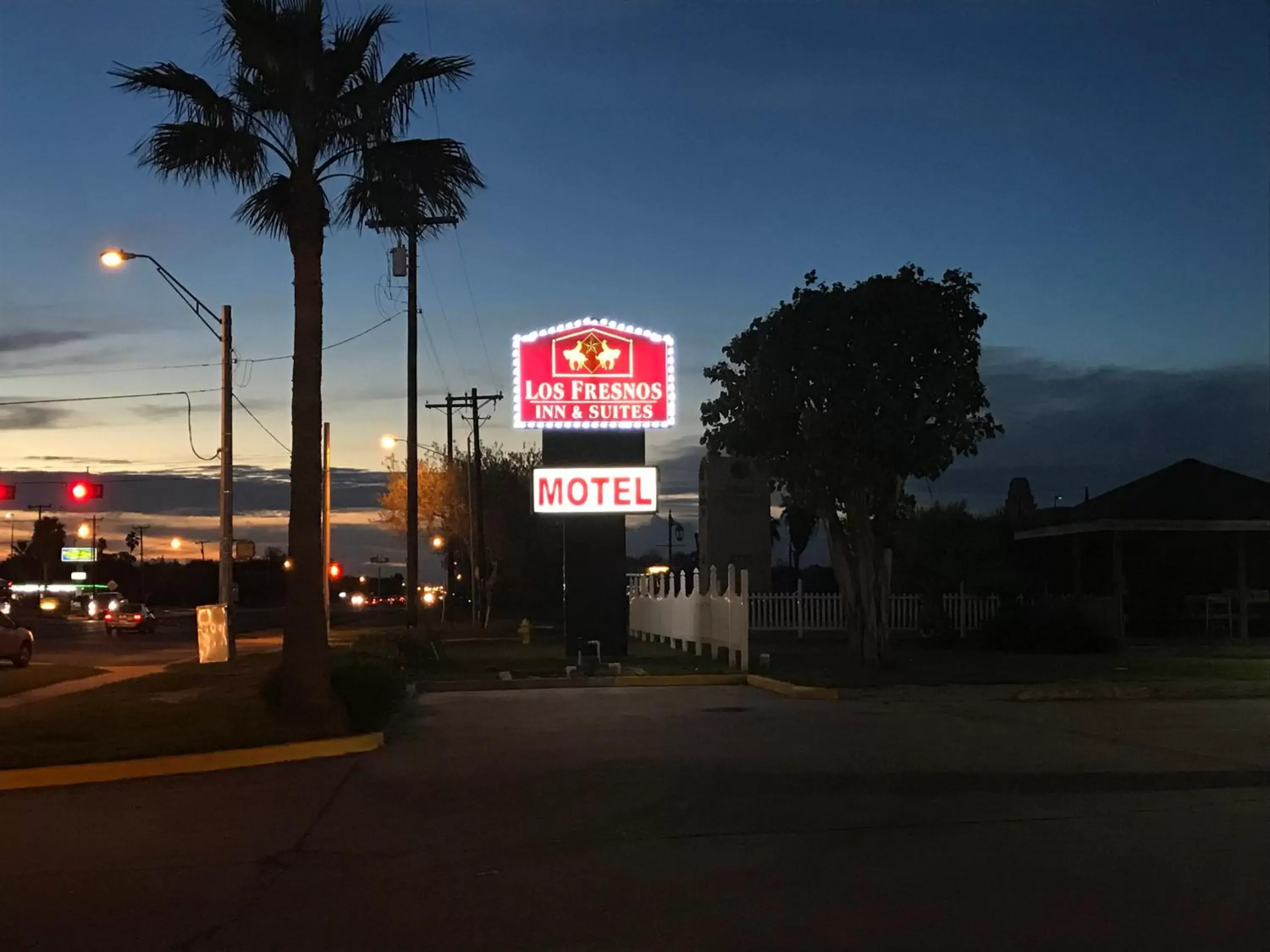 Night, Property Building in Los Fresnos Inn and Suites