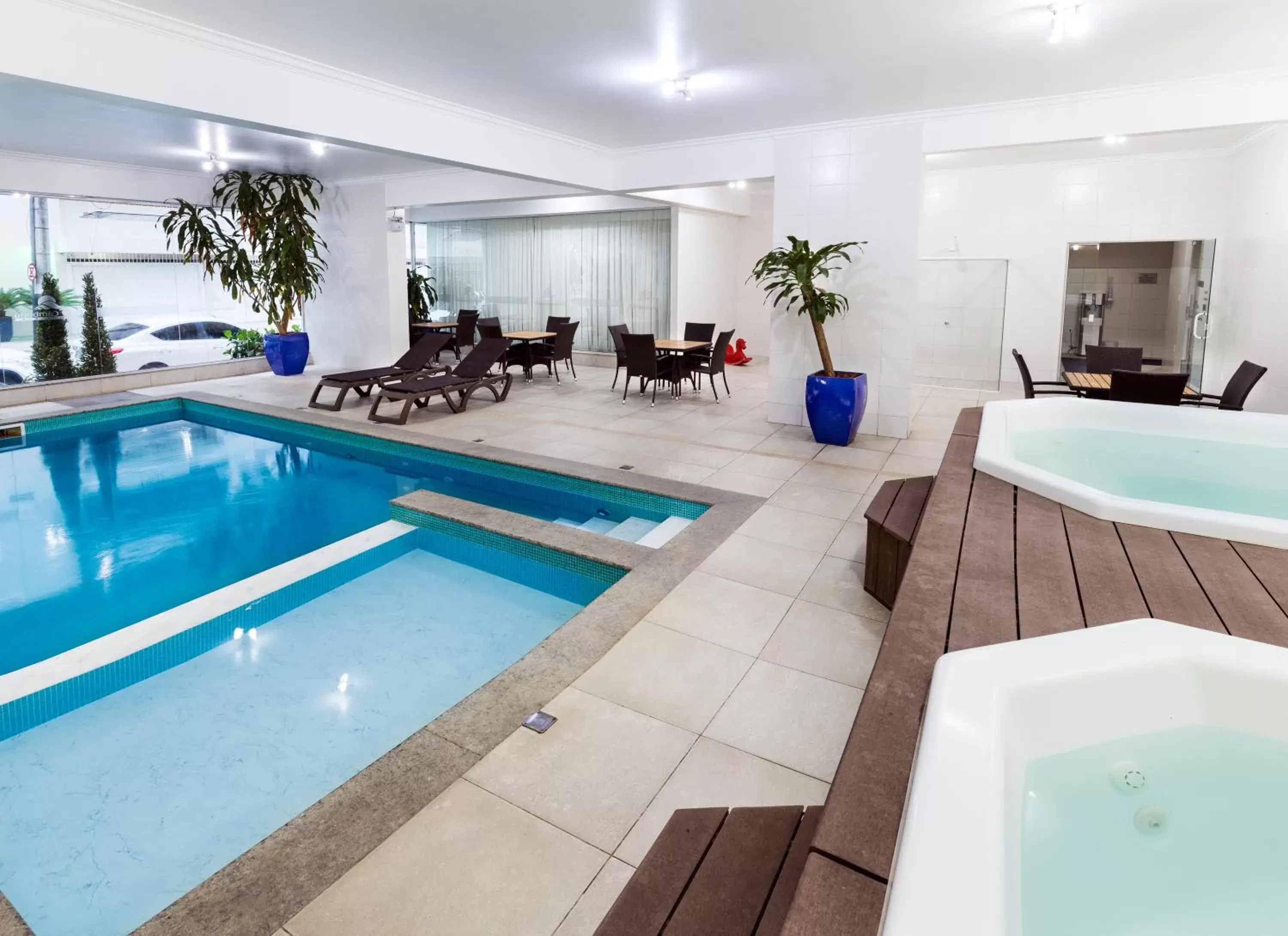 Swimming Pool in Hotel Bella Camboriú