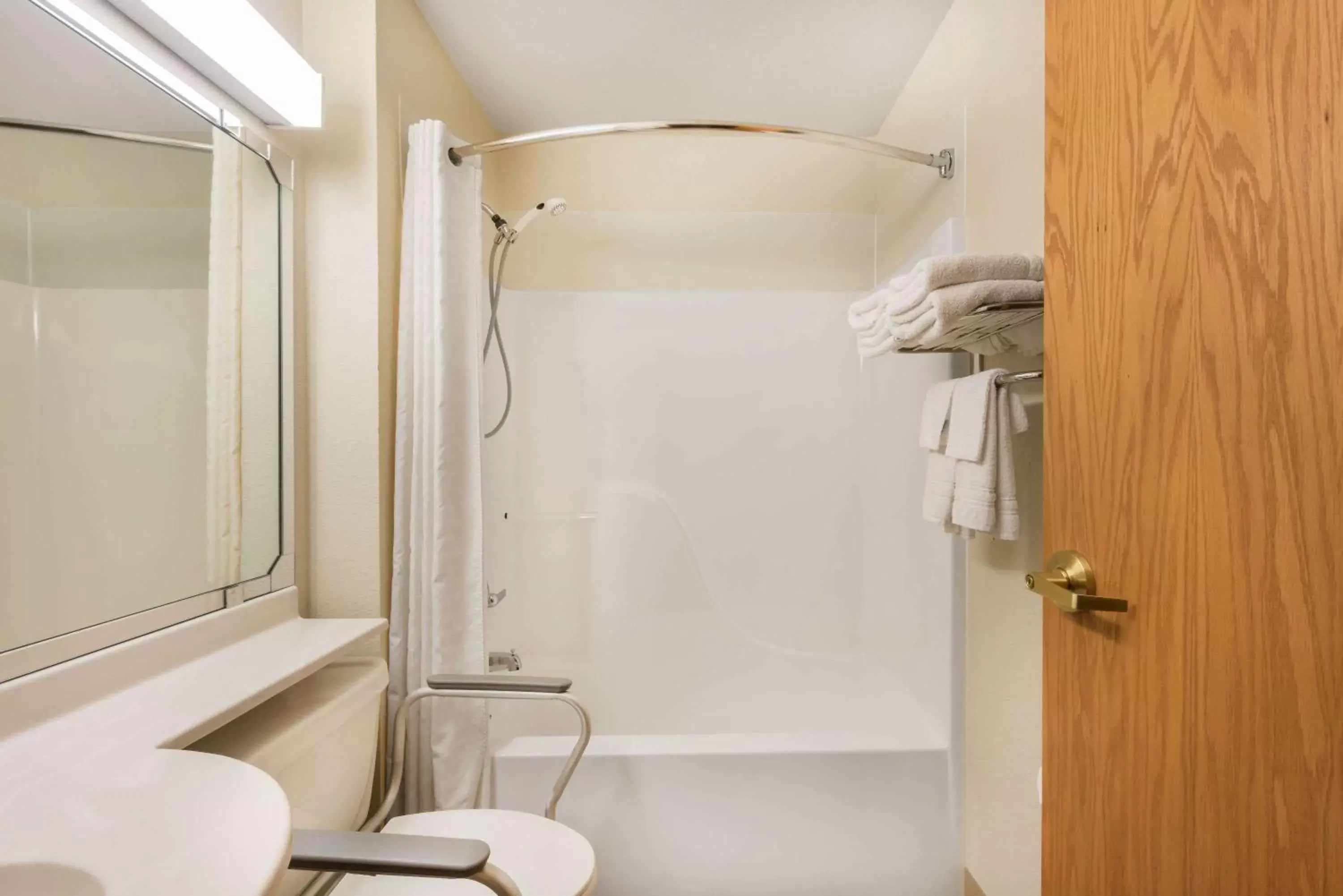 Bathroom in Microtel Inn & Suites by Wyndham Sainte Genevieve