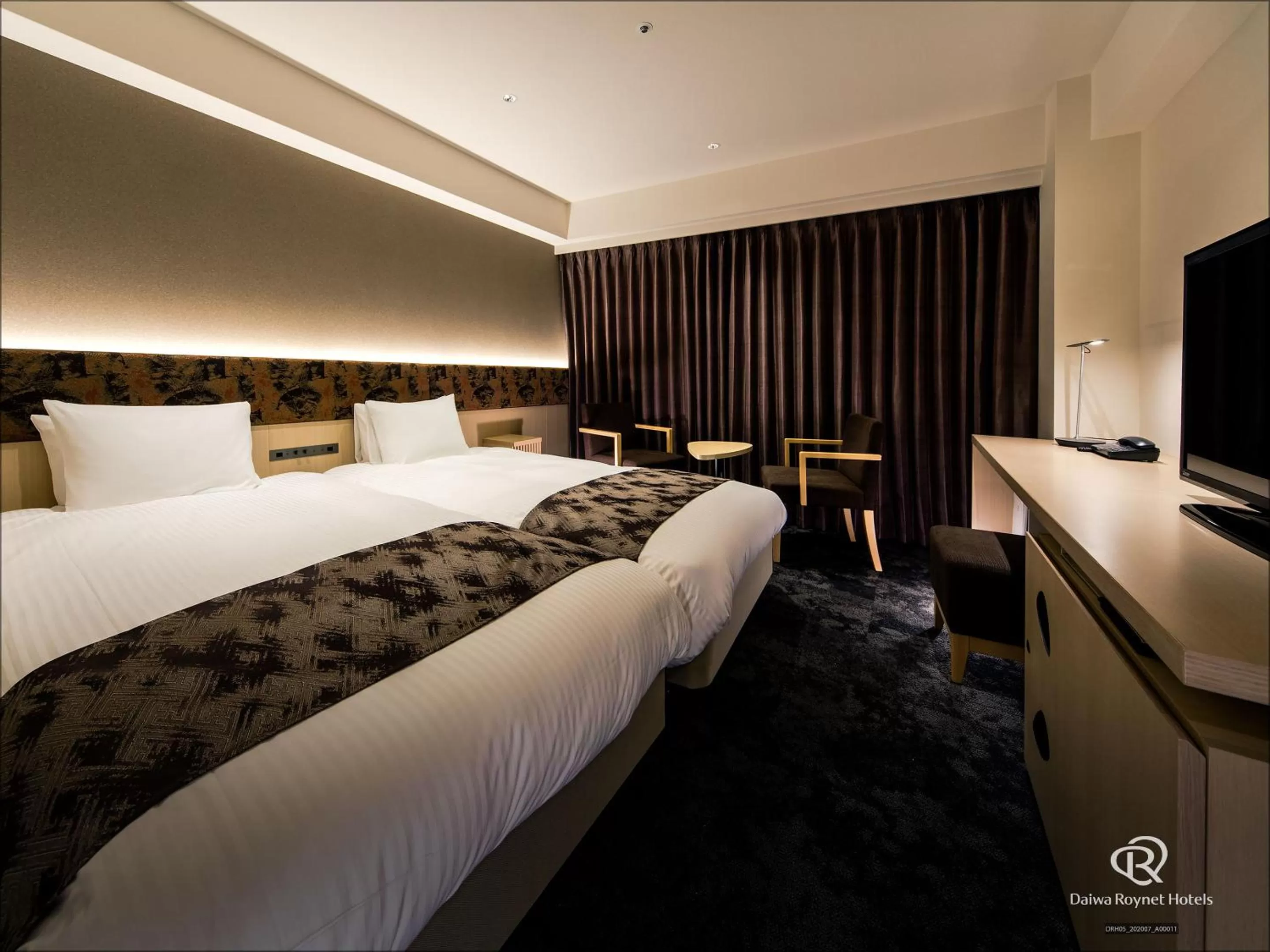 Bed in Daiwa Roynet Hotel Kyoto Ekimae PREMIER