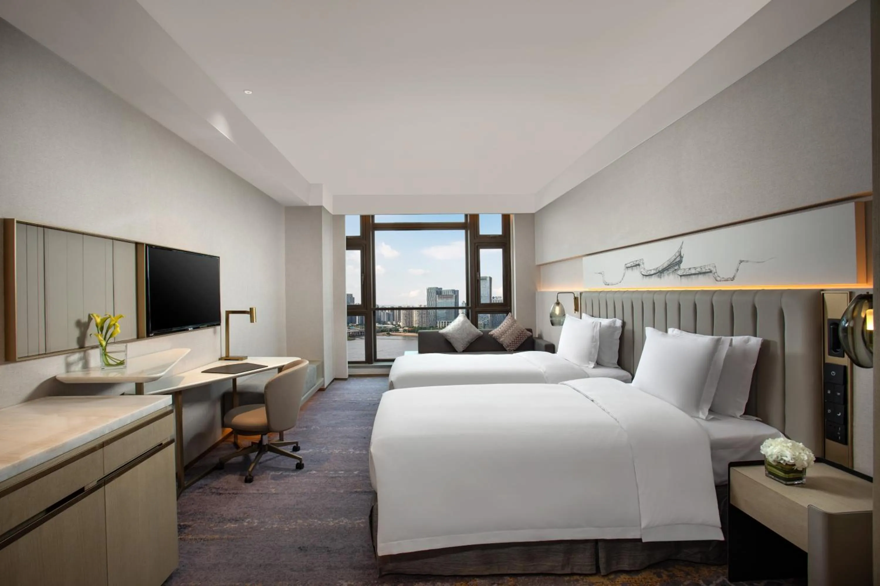 Photo of the whole room, Bed in Crowne Plaza Fuzhou South by IHG