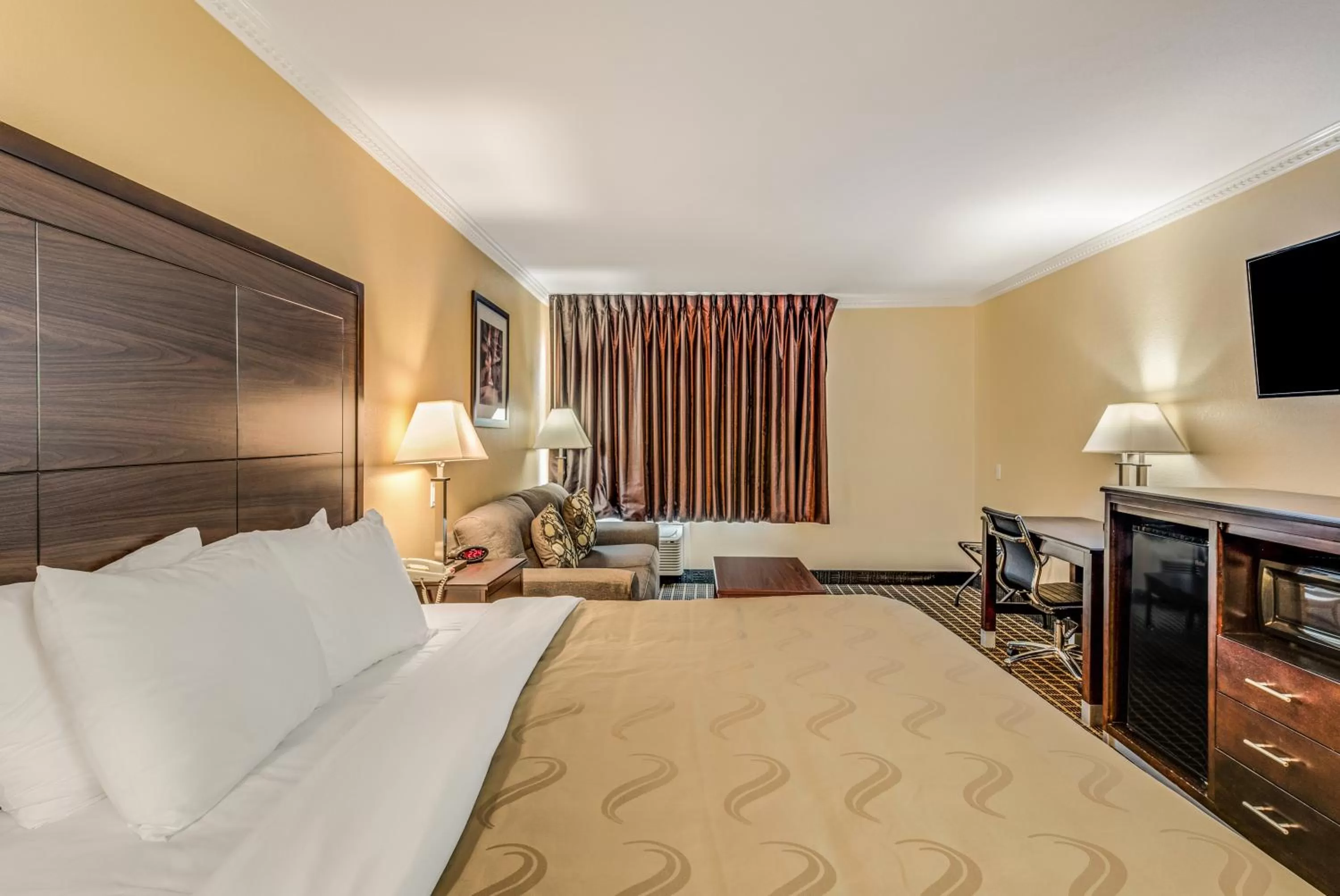 Photo of the whole room, Bed in Quality Inn Ozona I-10