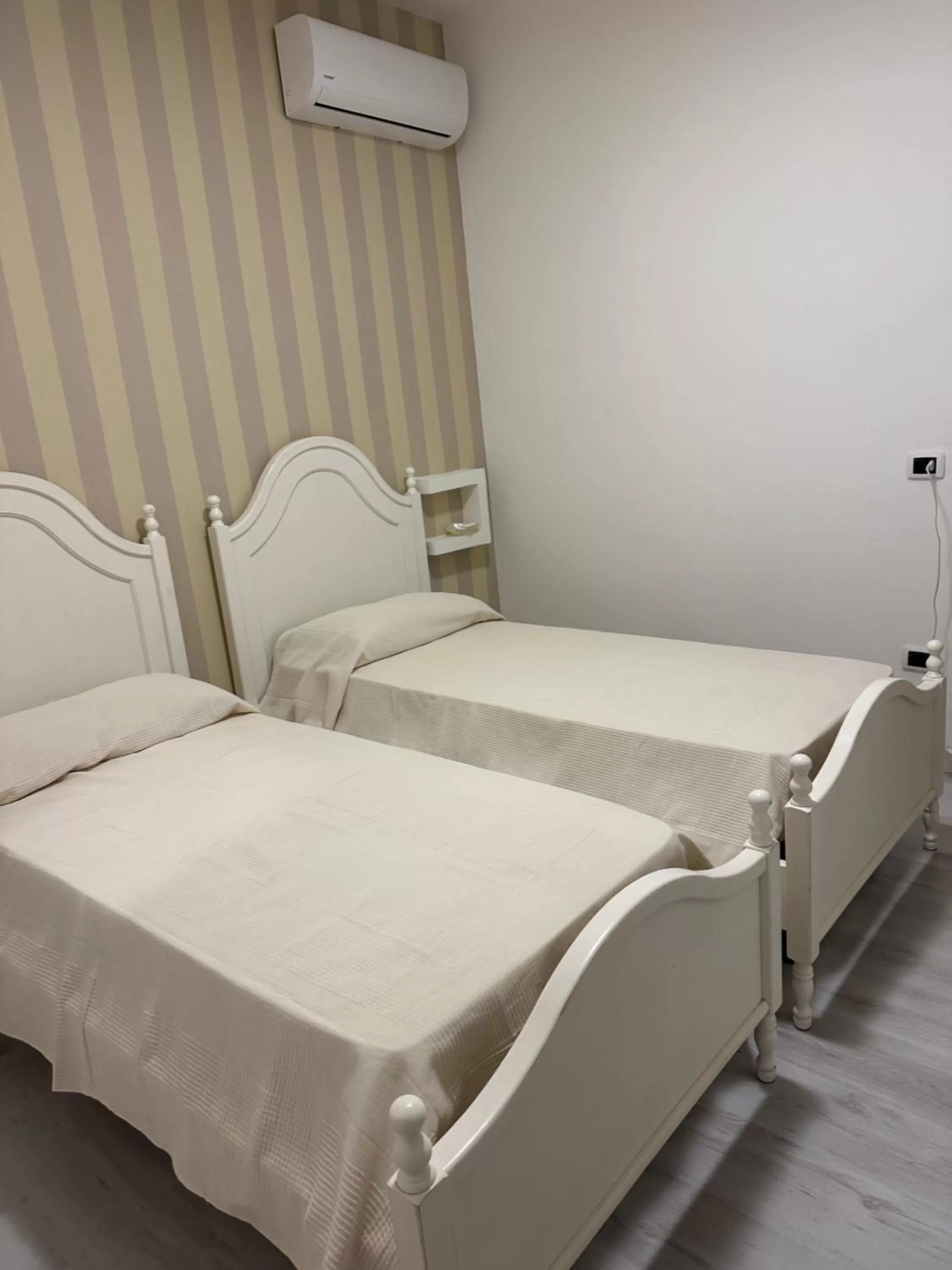 Bed in b&b by family L&G