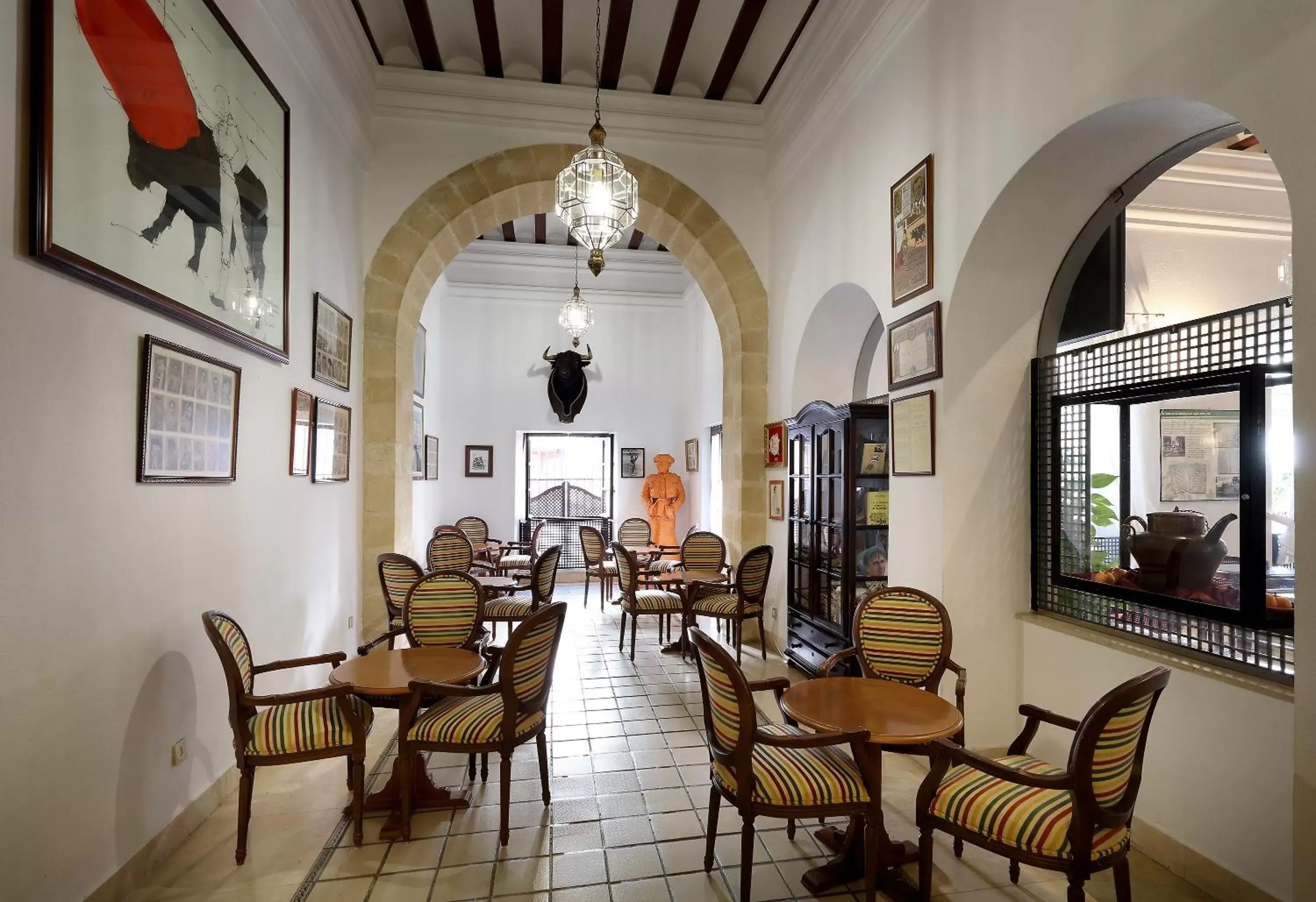 Seating area, Restaurant/Places to Eat in Crisol Monasterio de San Miguel