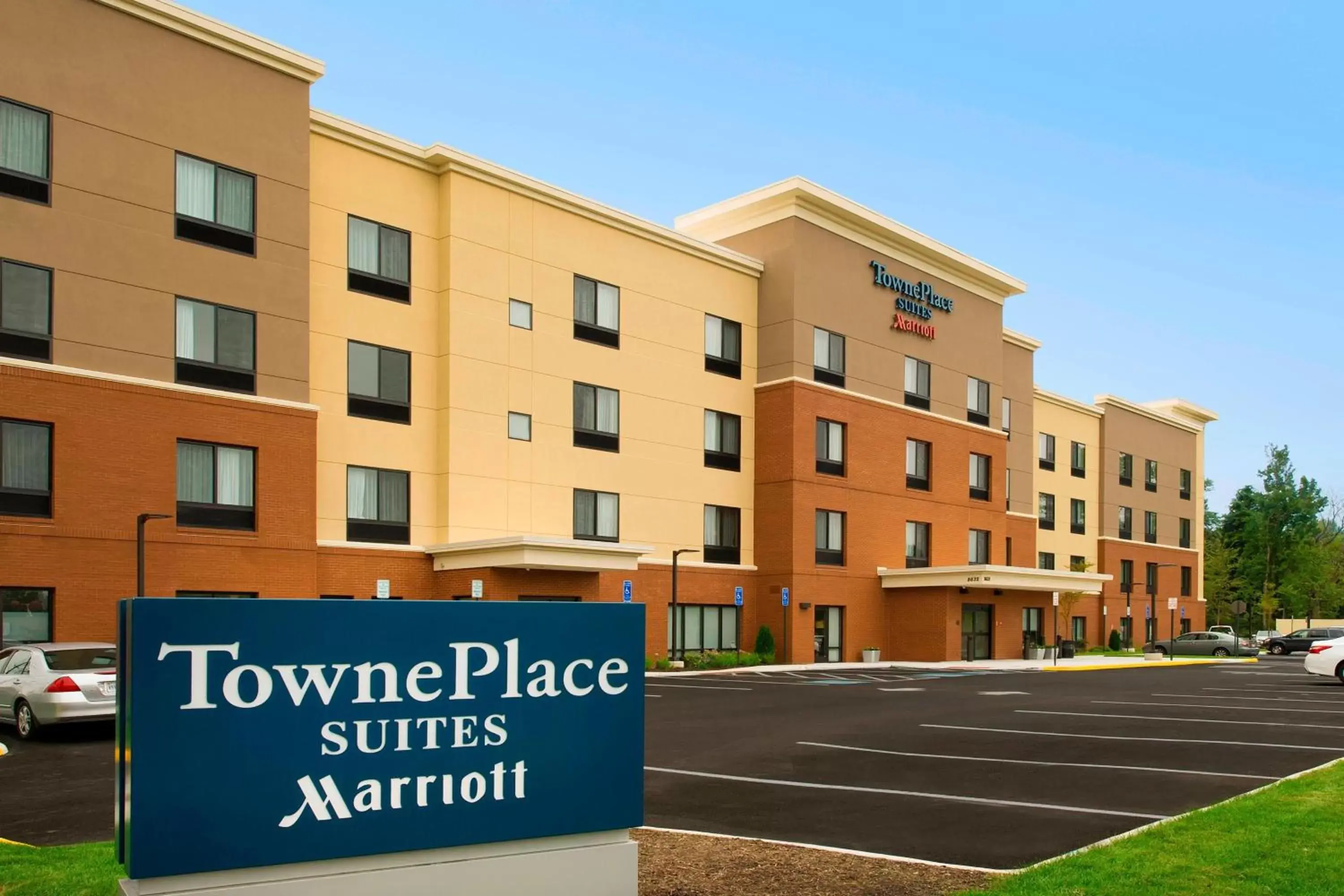 Property Building in TownePlace Suites by Marriott Alexandria Fort Belvoir