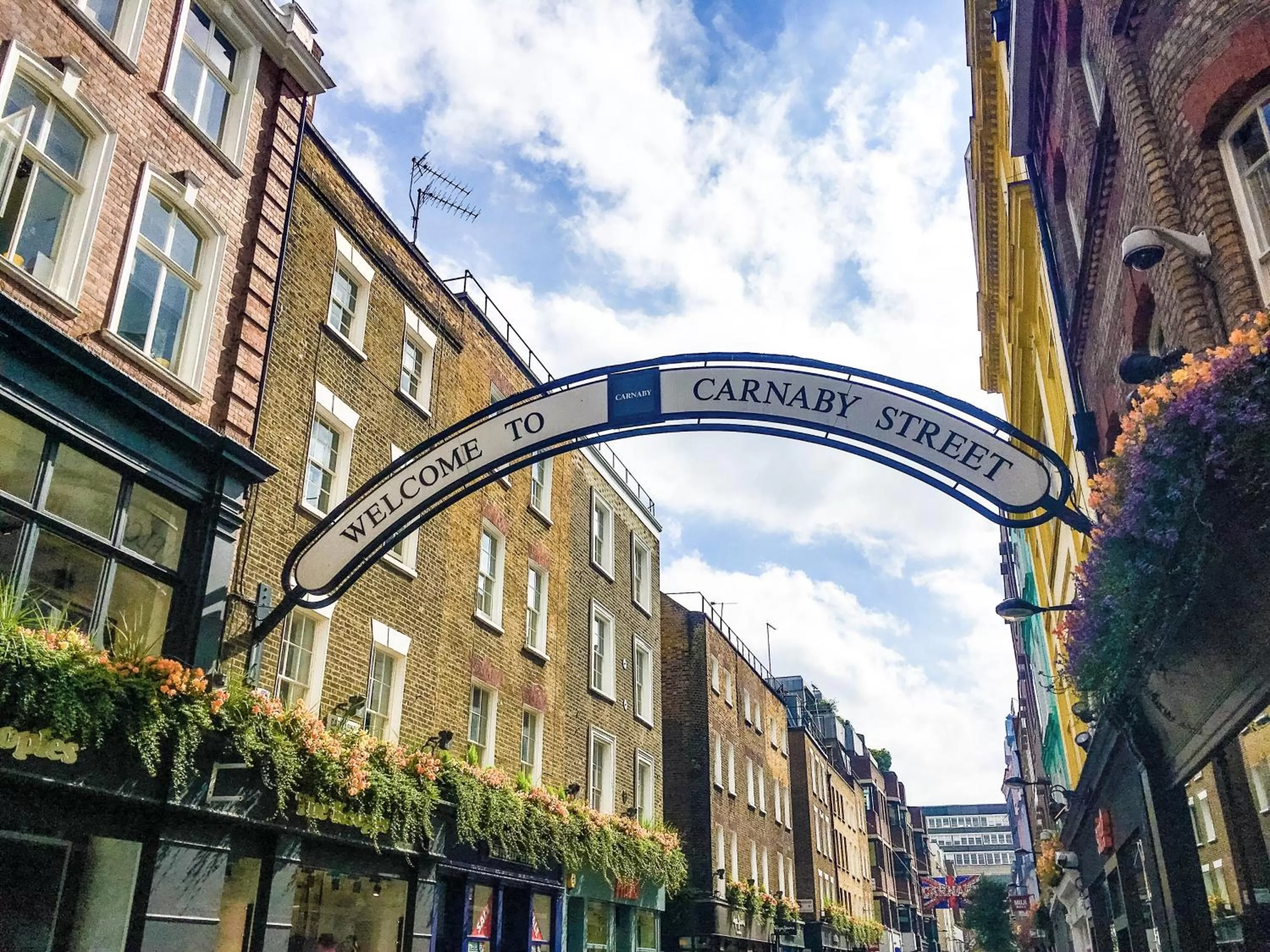 Nearby landmark in Holiday Inn London West by IHG