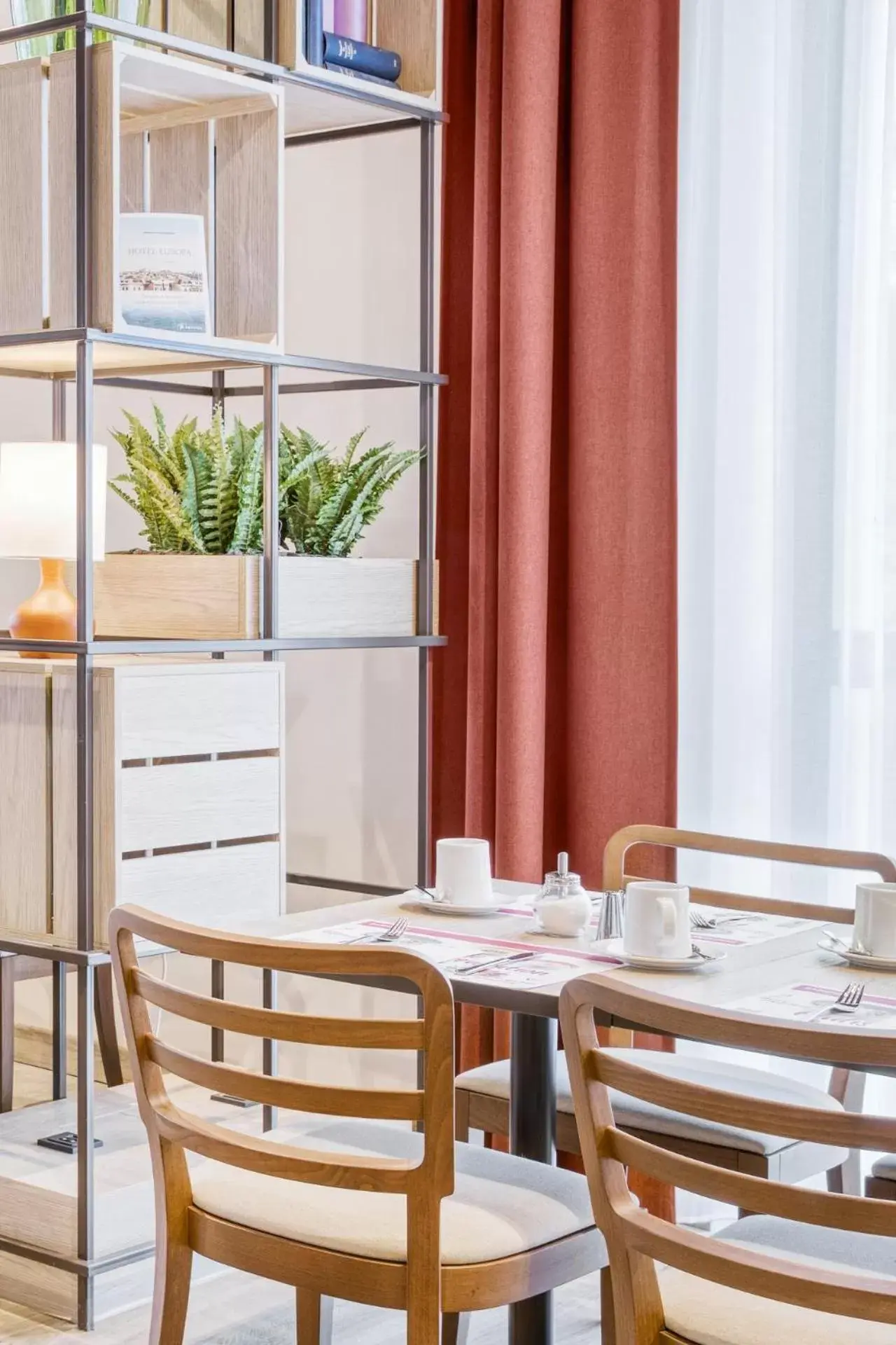 Breakfast, Restaurant/Places to Eat in IntercityHotel Budapest