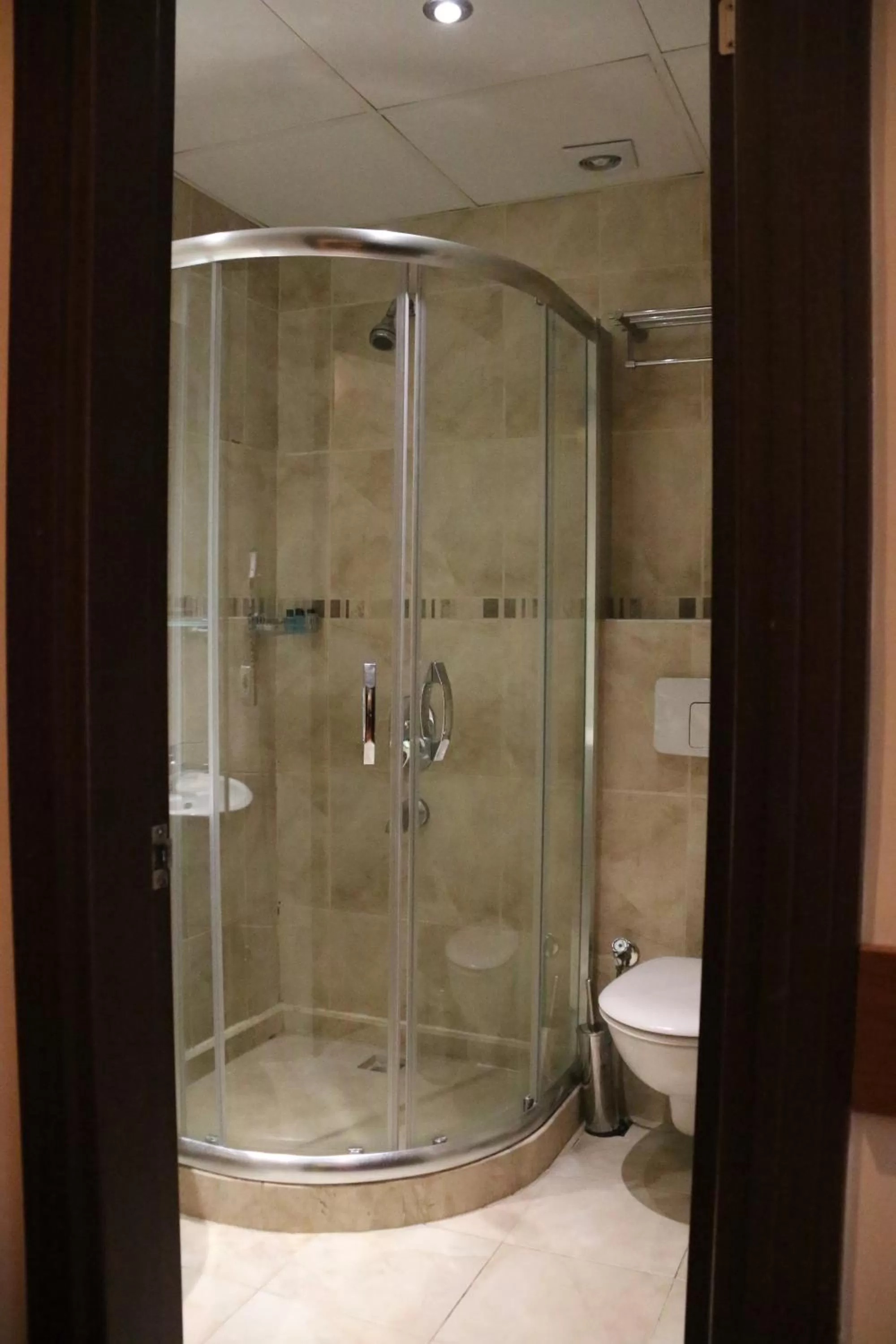 Shower in Grand Peninsula Hotel