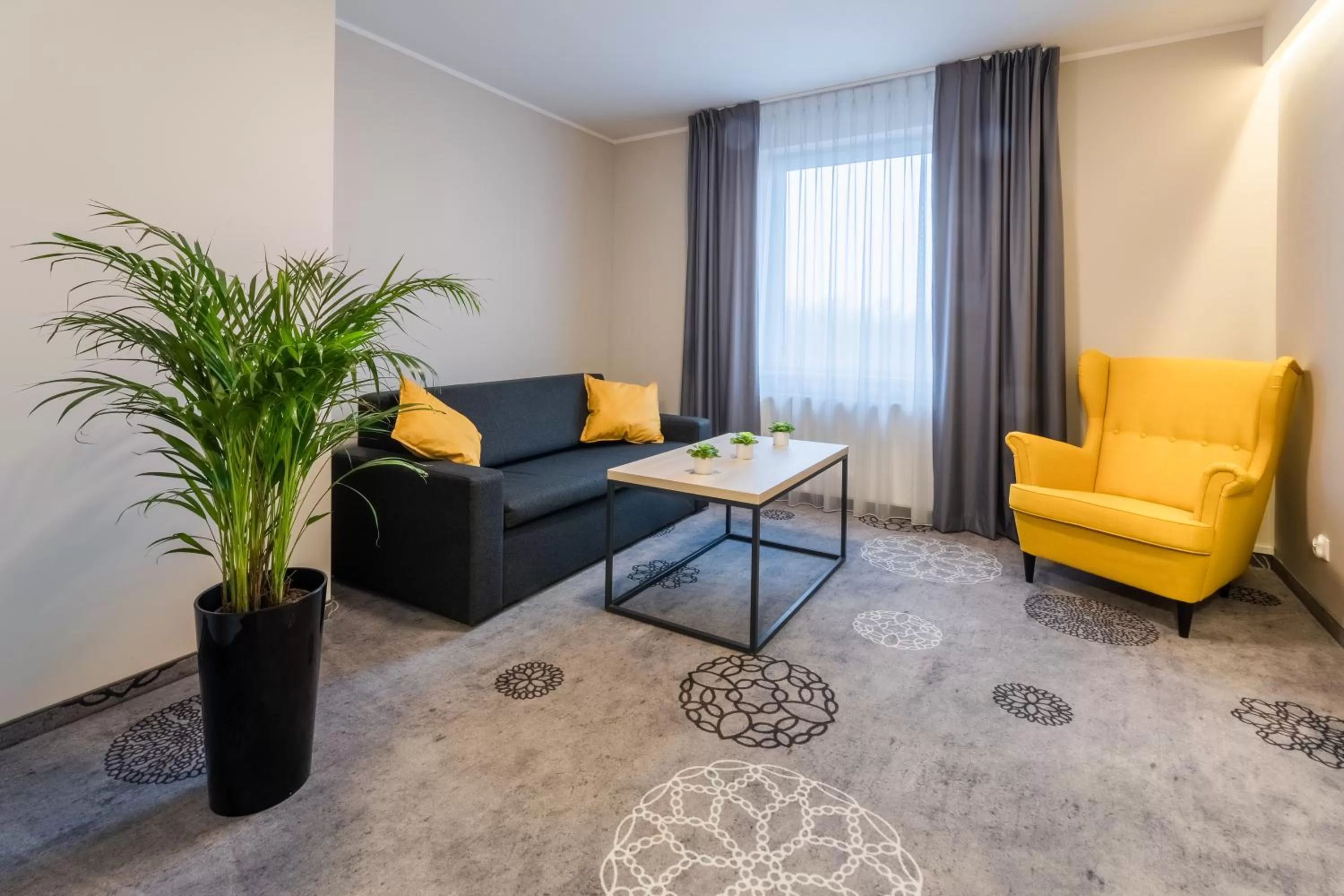 Hotel Lantier & Swimming Pool Zone