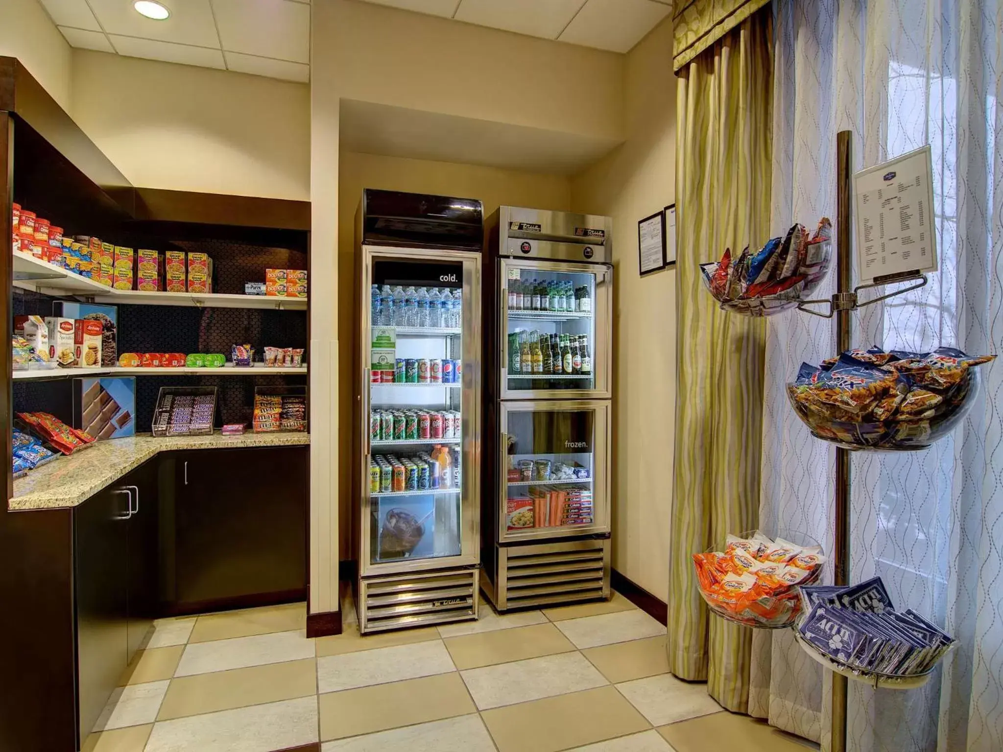 Restaurant/places to eat, Supermarket/Shops in Hampton Inn Washington-Dulles International Airport South