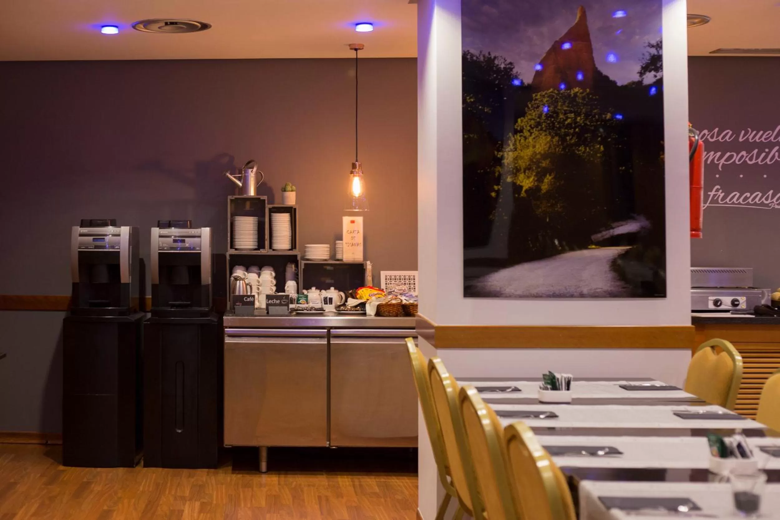 Buffet breakfast in Silken Luis de León