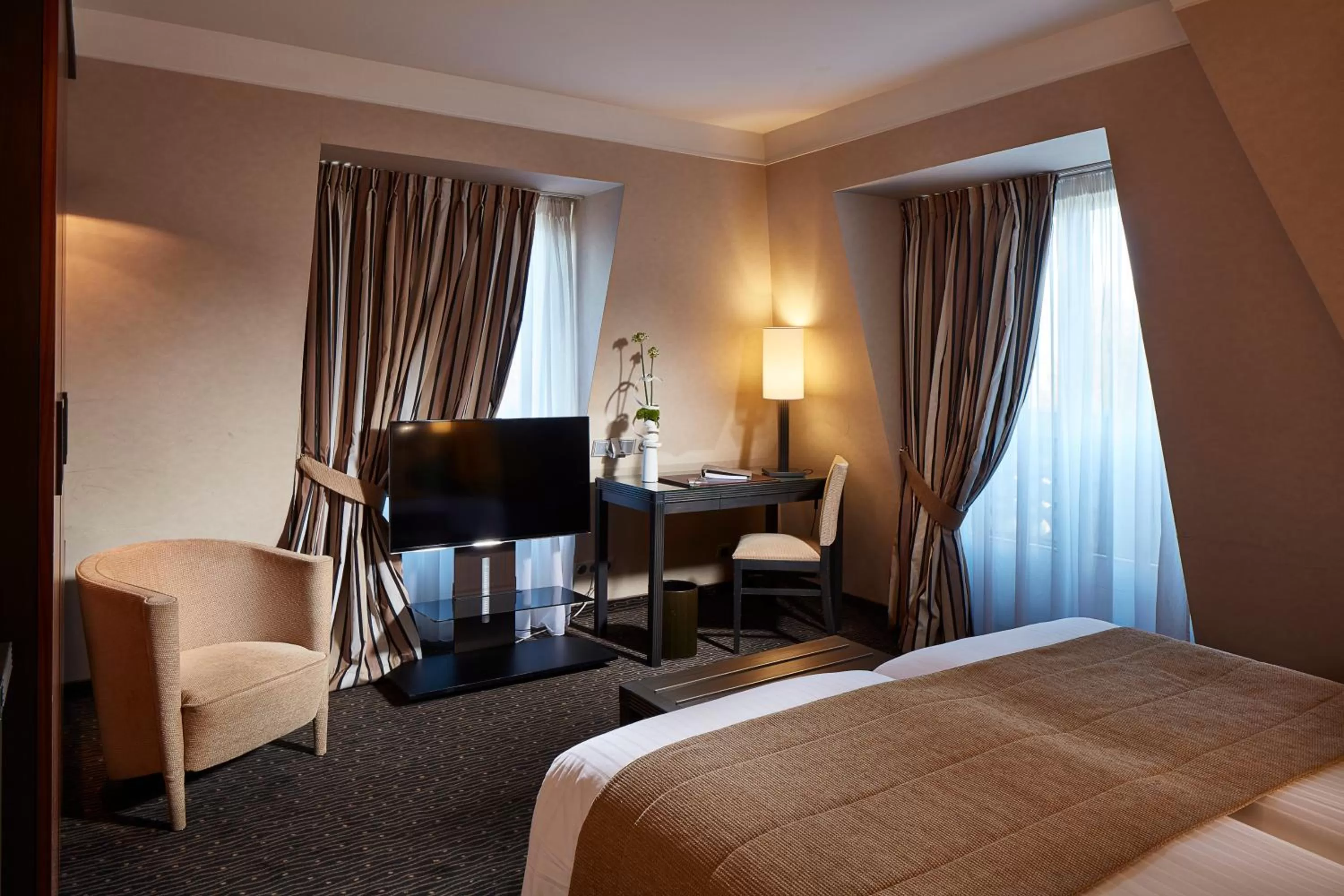 Bedroom, Bed in Hôtel Régent Contades