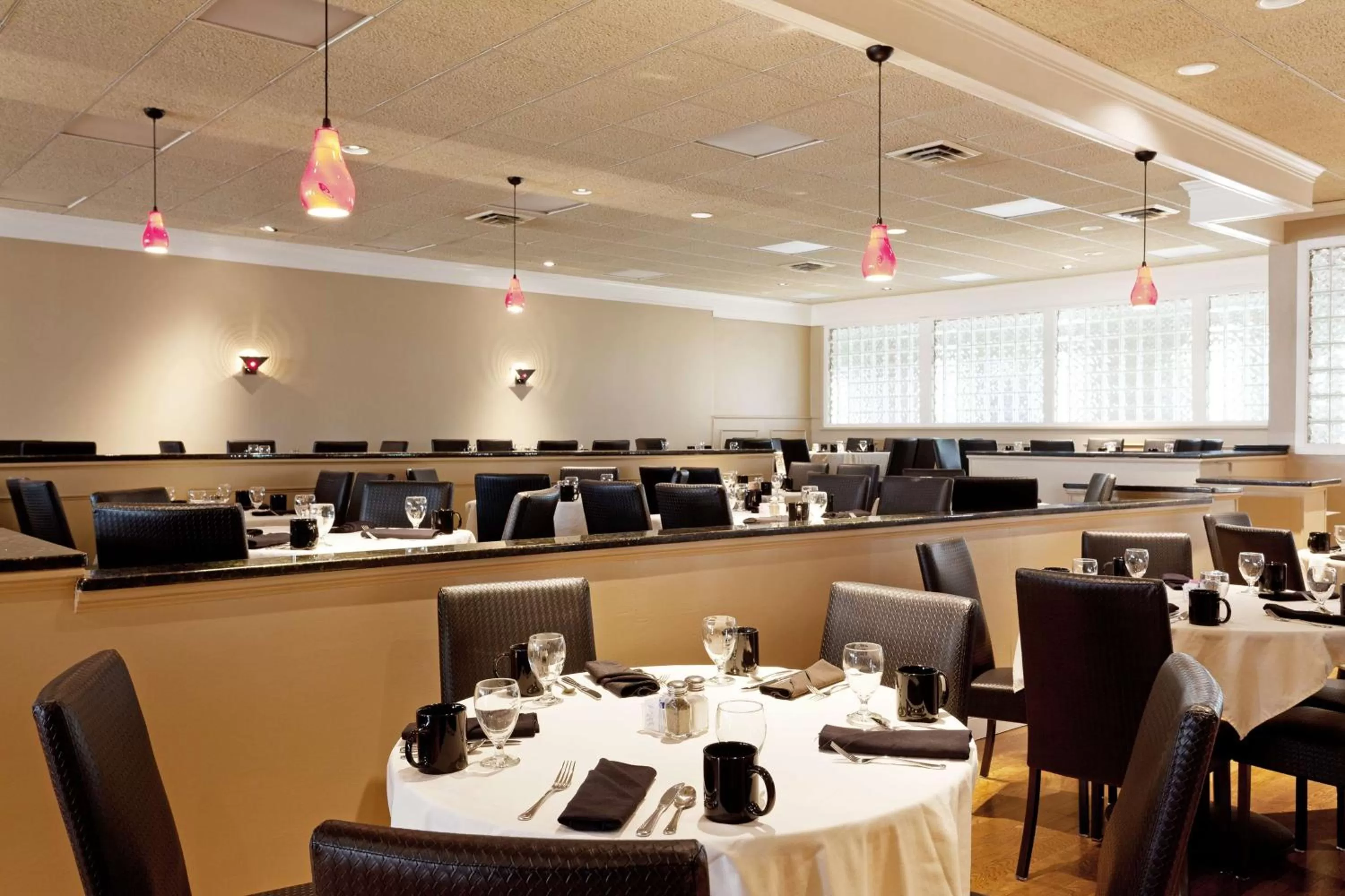 Restaurant/places to eat in DoubleTree by Hilton Cape Cod - Hyannis