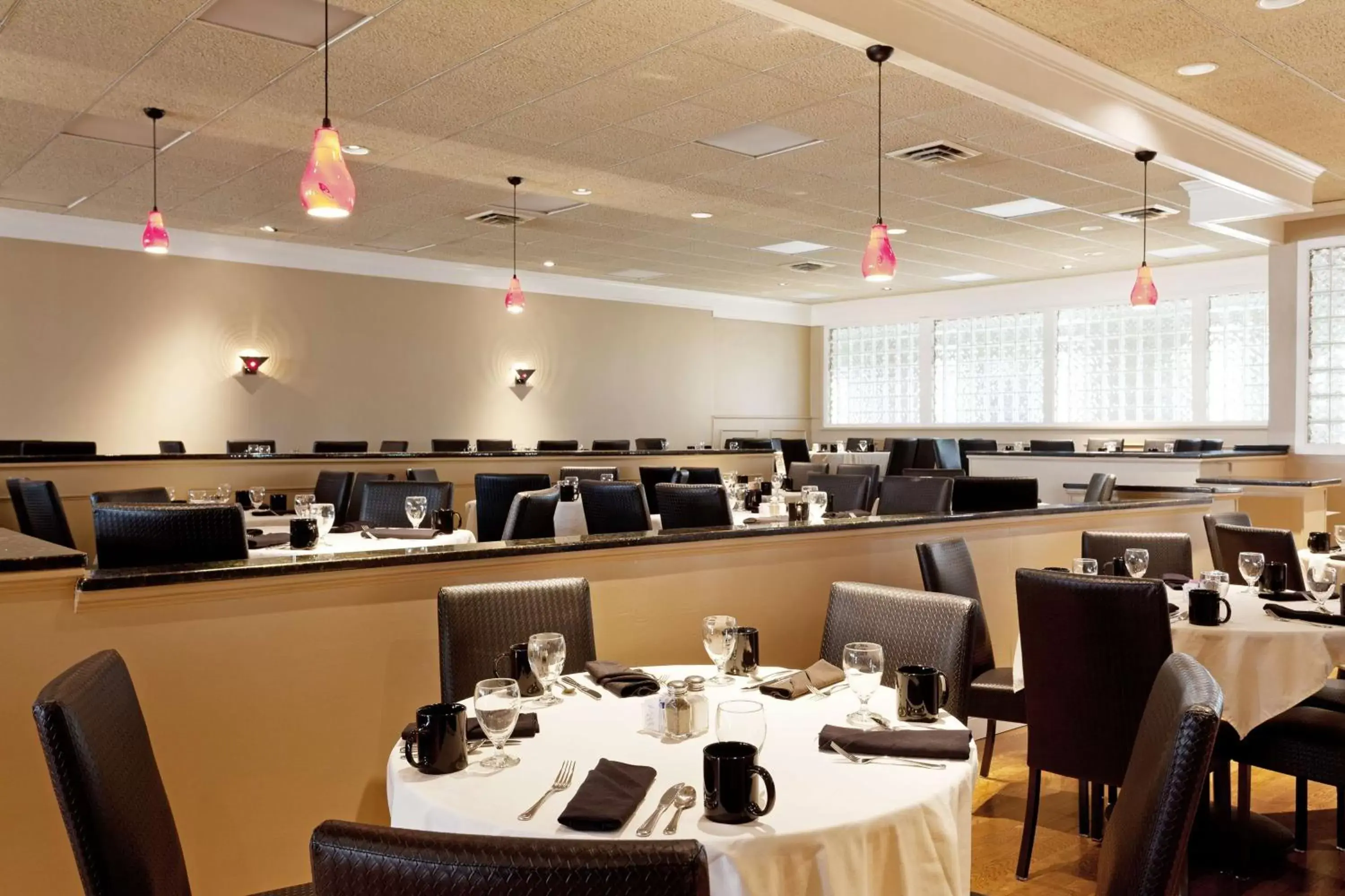 Restaurant/Places to Eat in DoubleTree by Hilton Cape Cod - Hyannis