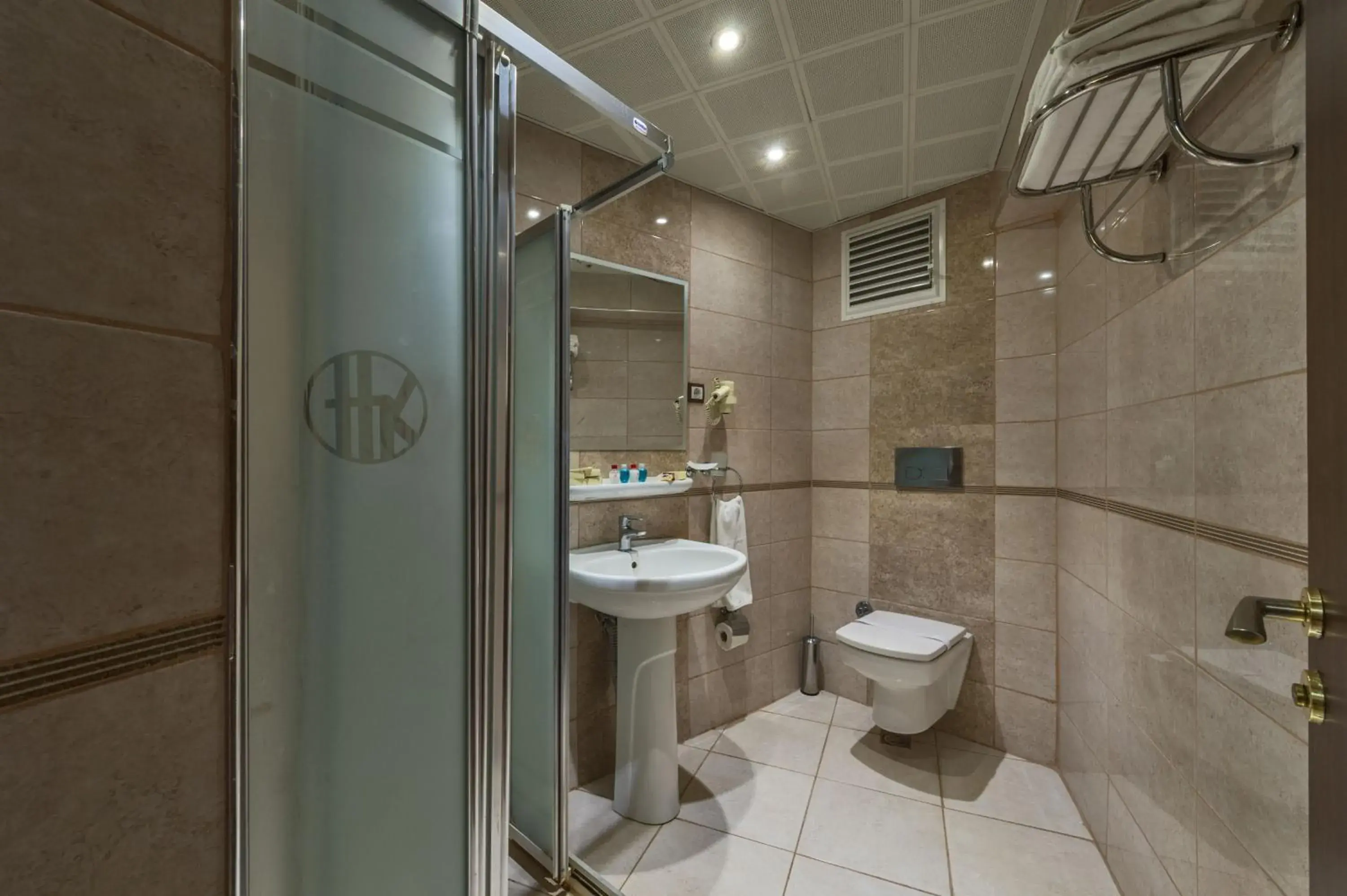Photo of the whole room, Bathroom in Kuran Hotel International
