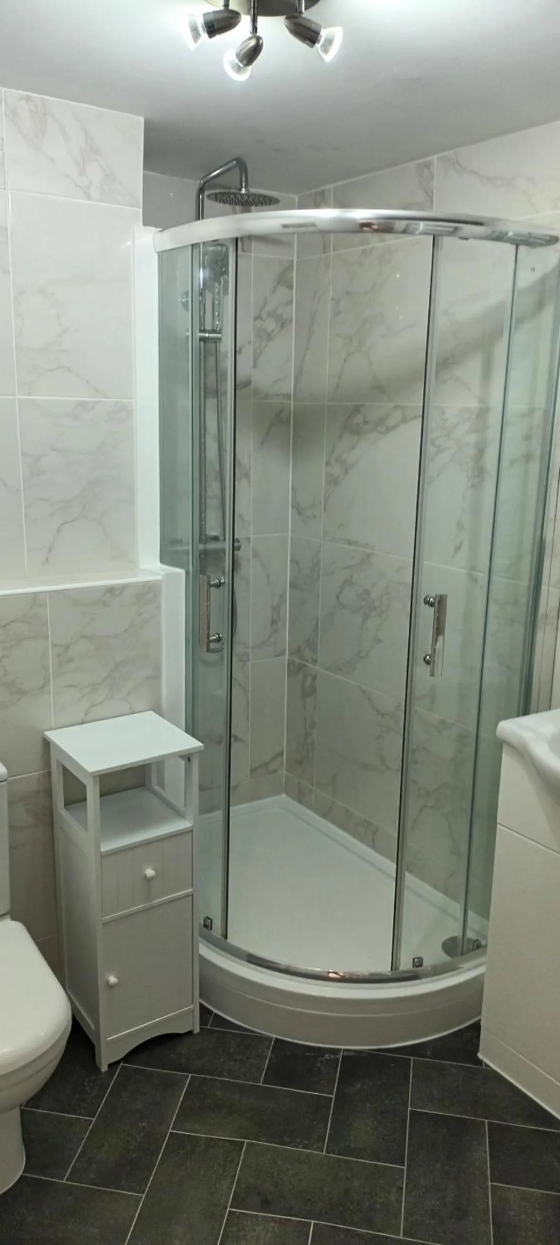 Bathroom in The Wheatsheaf