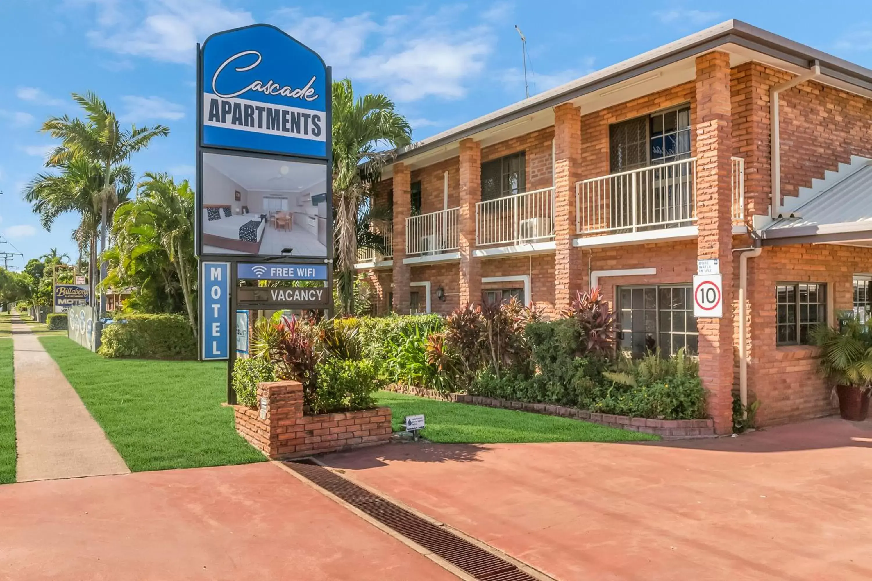 Property Building in Cascade Motel In Townsville