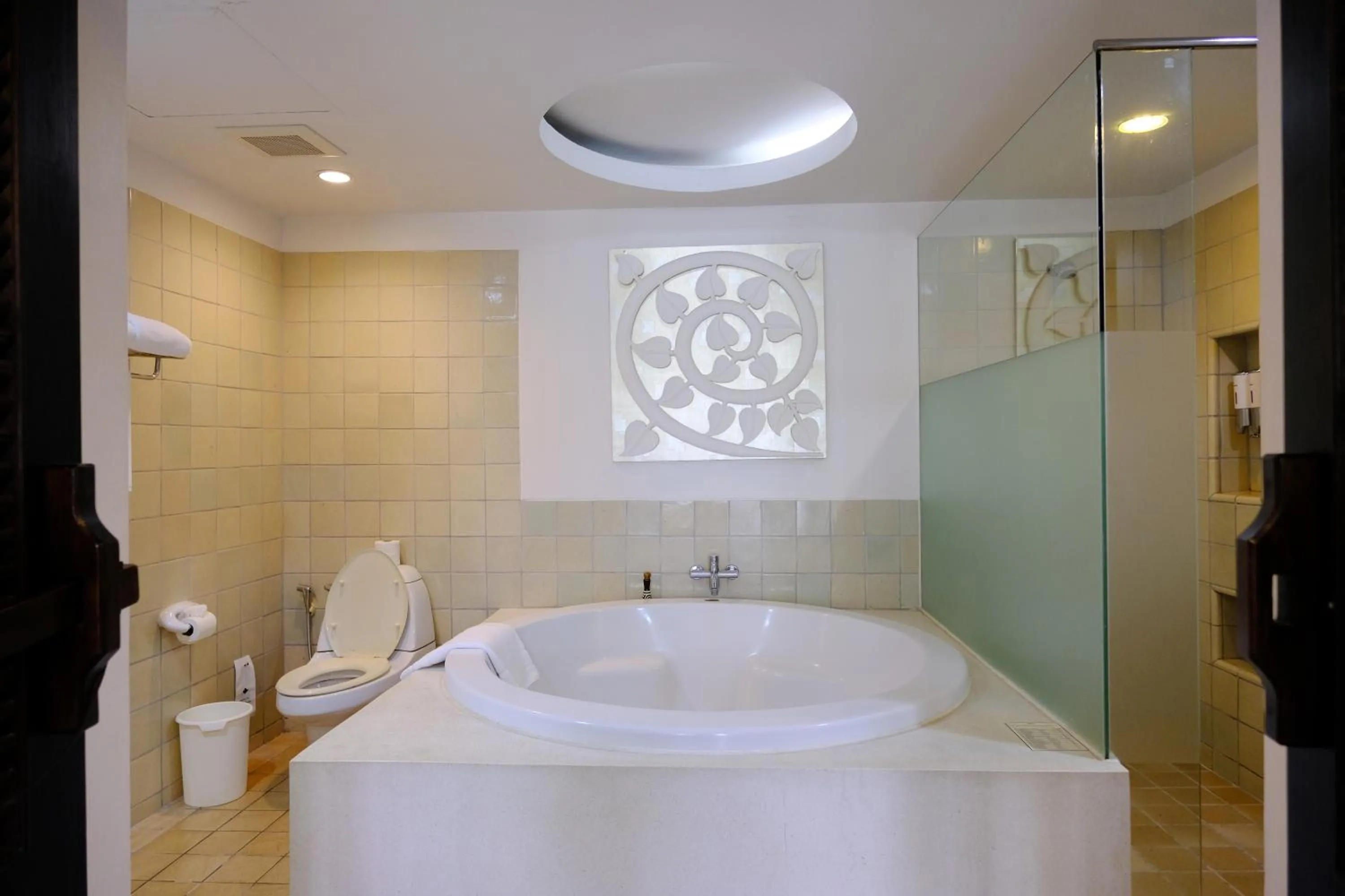 Shower in Bodhi Serene, Chiang Mai