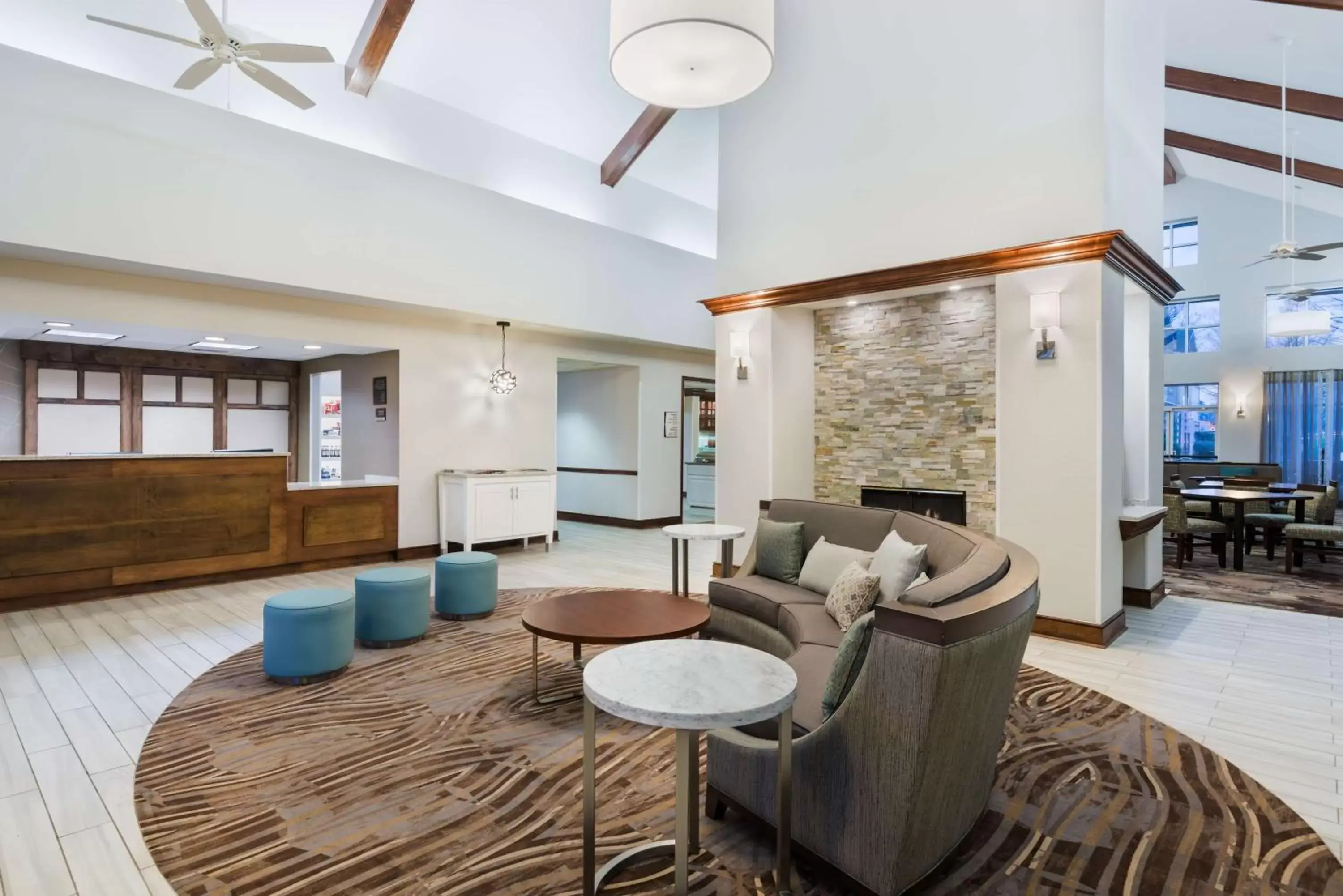 Lobby or reception, Lounge/Bar in Homewood Suites by Hilton Baton Rouge