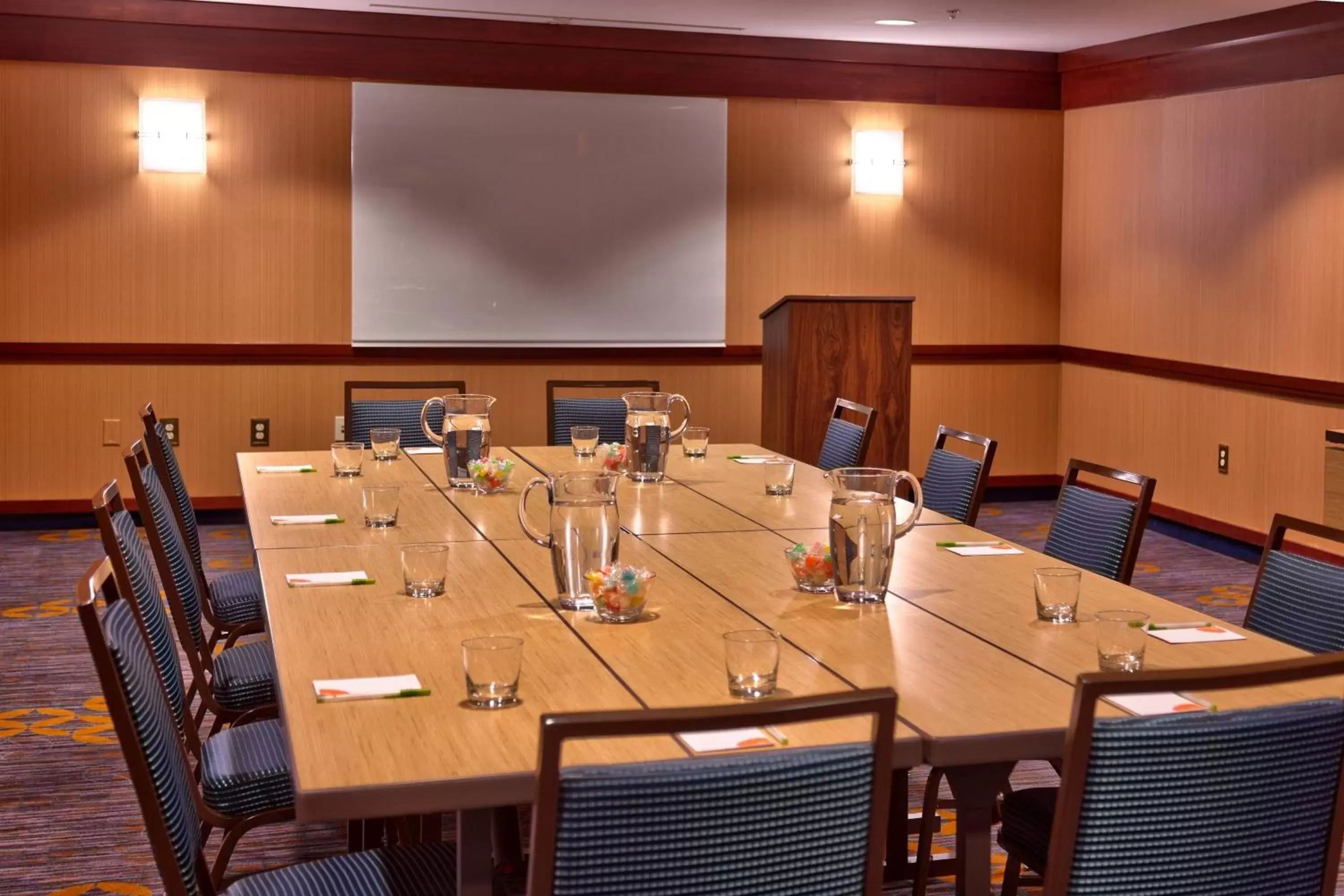 Meeting/conference room in Courtyard by Marriott Kansas City Shawnee