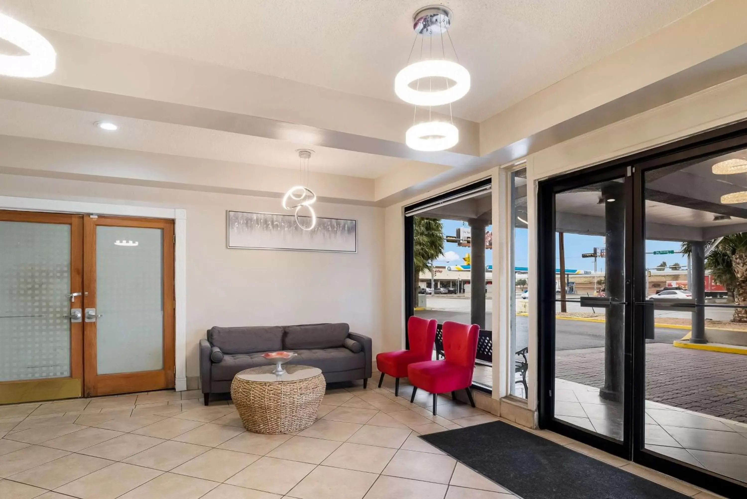 Lobby or reception, Seating Area in SureStay Hotel Laredo by Best Western