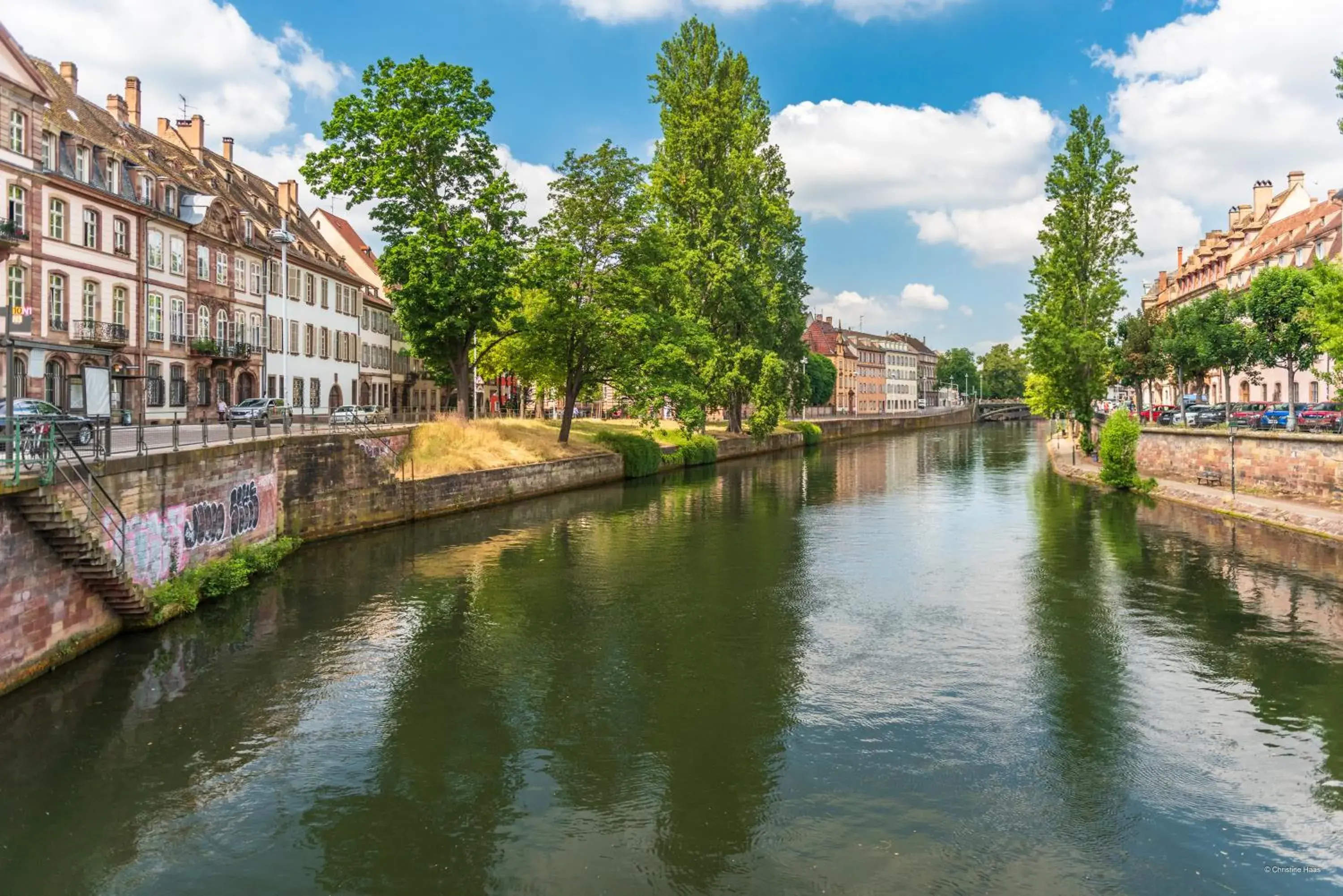 Nearby landmark, Neighborhood in Cerise Strasbourg