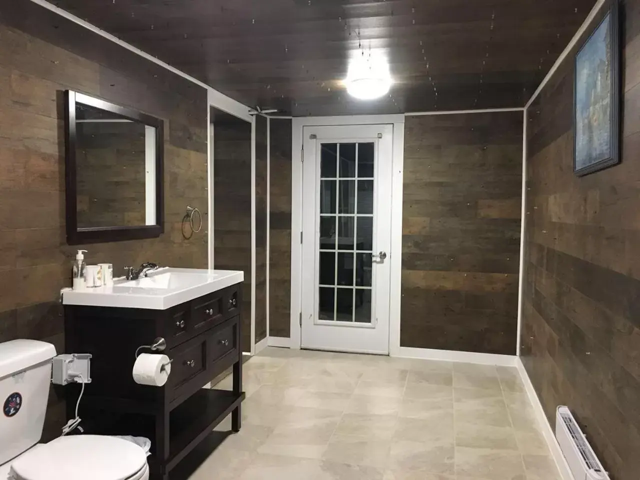 Bathroom in Seaview White House