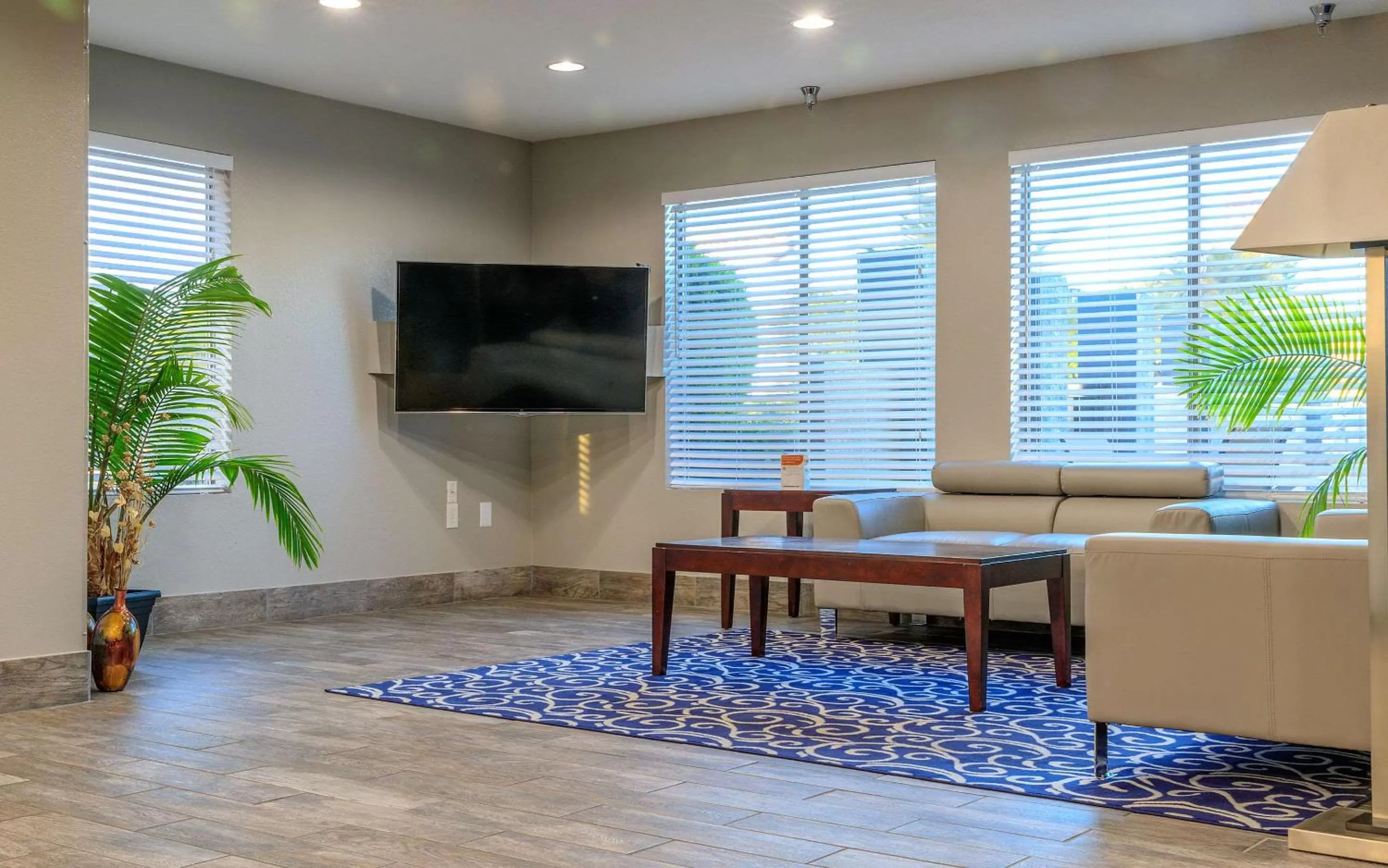 Lobby or reception in Quality Inn Forest Hill - Fort Worth South