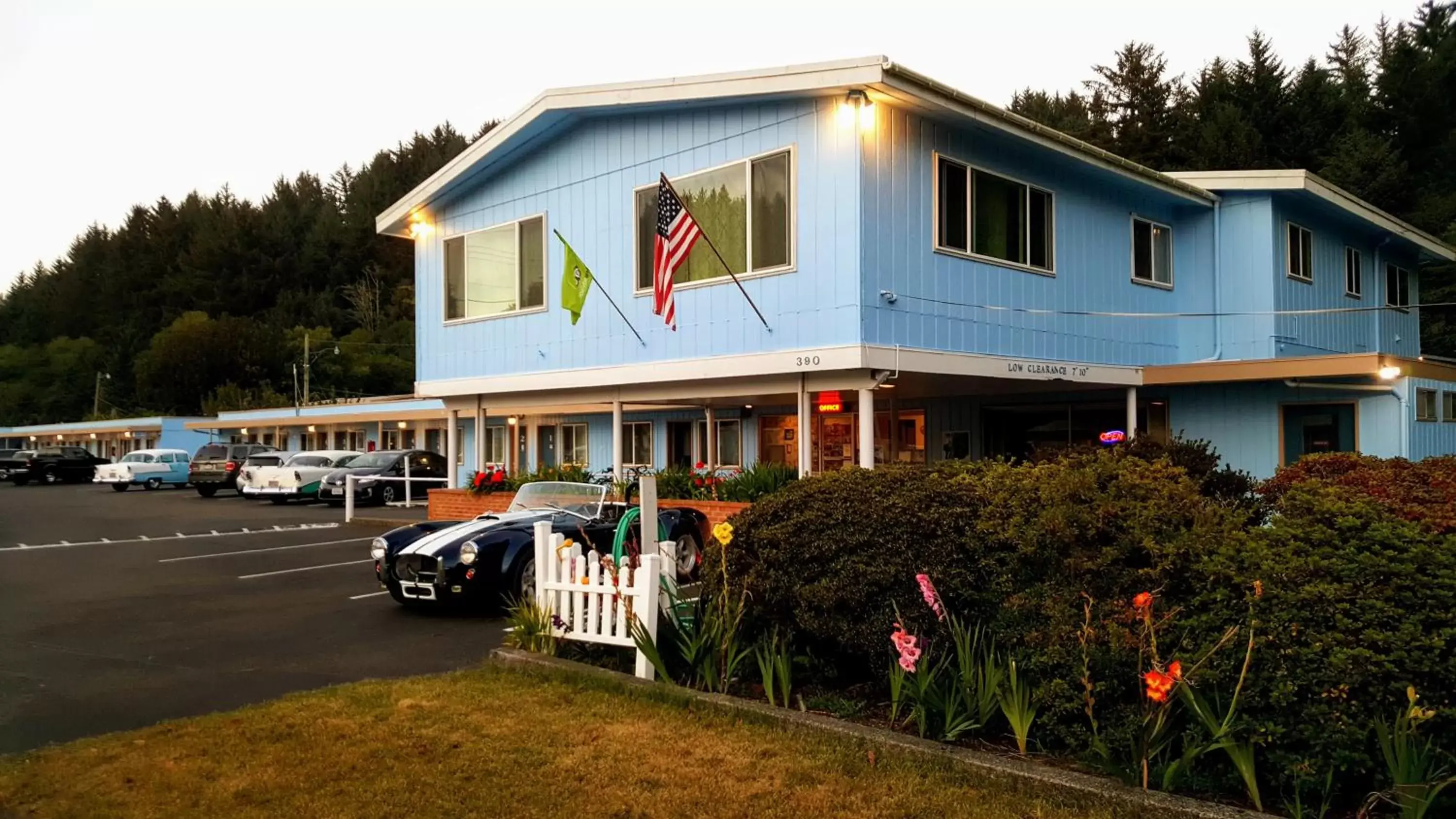 Property Building in Winchester Bay Inn