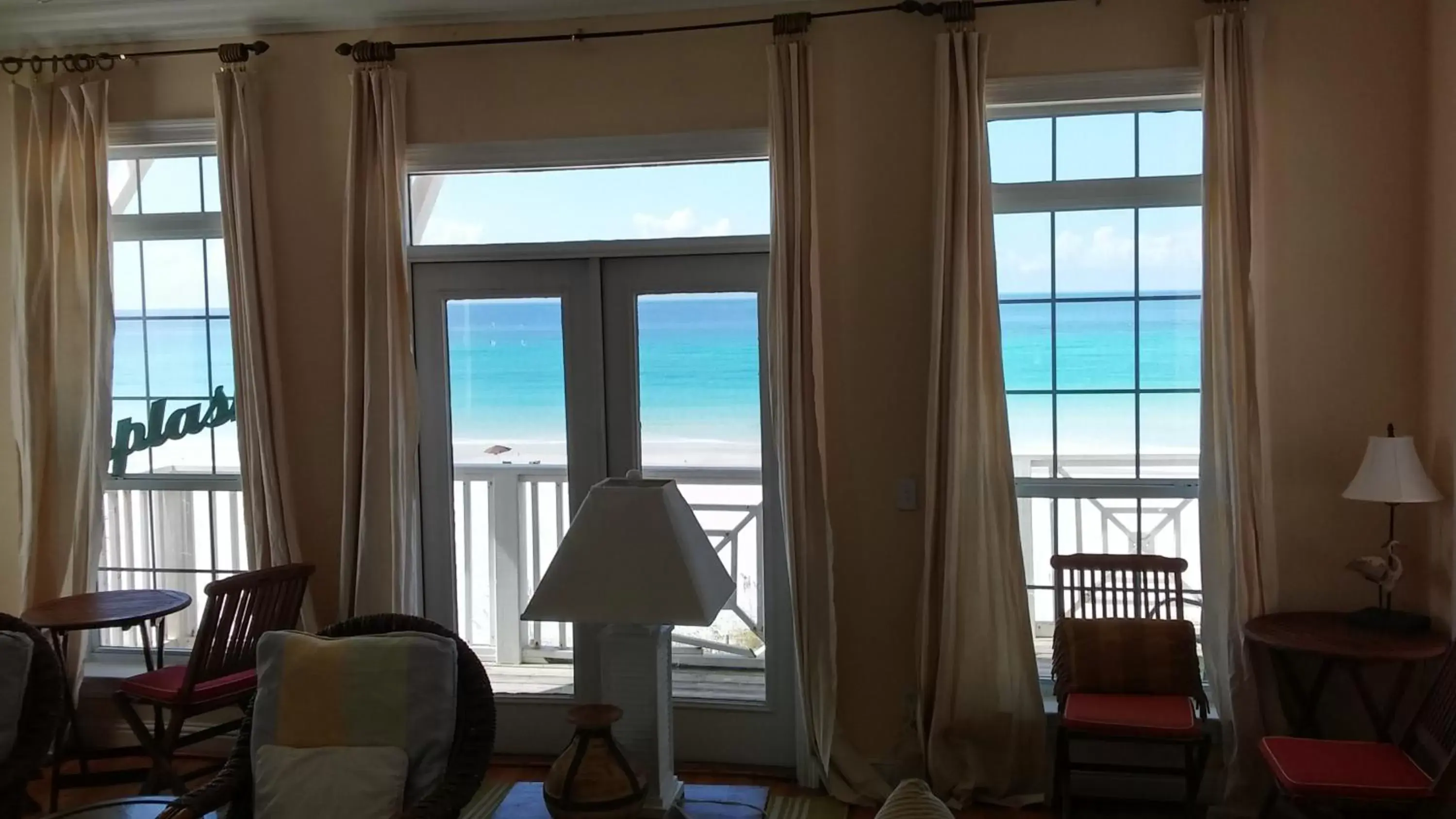 Living room, Sea View in Pineapple Villas