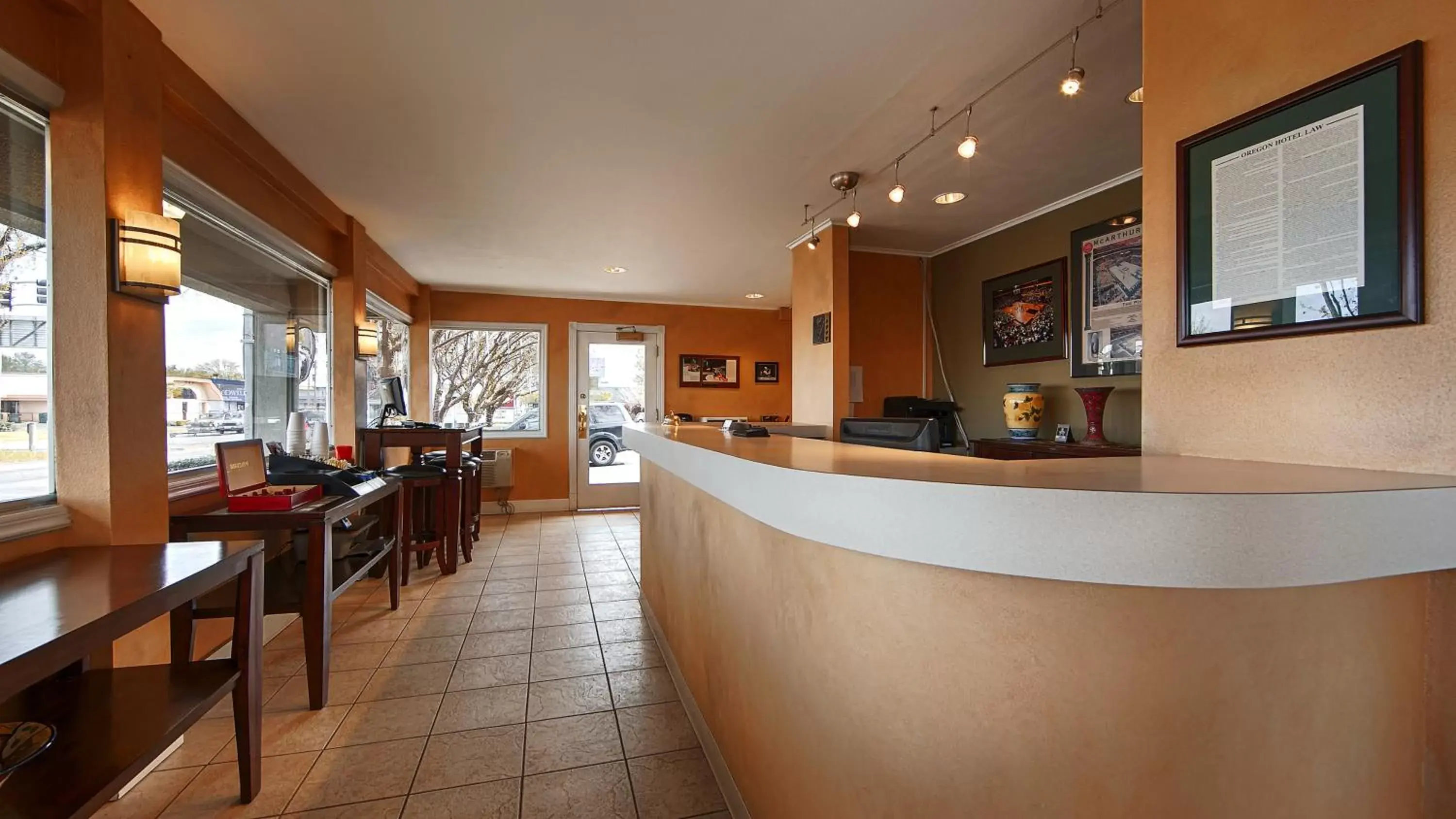 Lobby or reception in Campus Inn & Suites Eugene Downtown Lobby or reception in Campus Inn & Suites Eugene Downtown