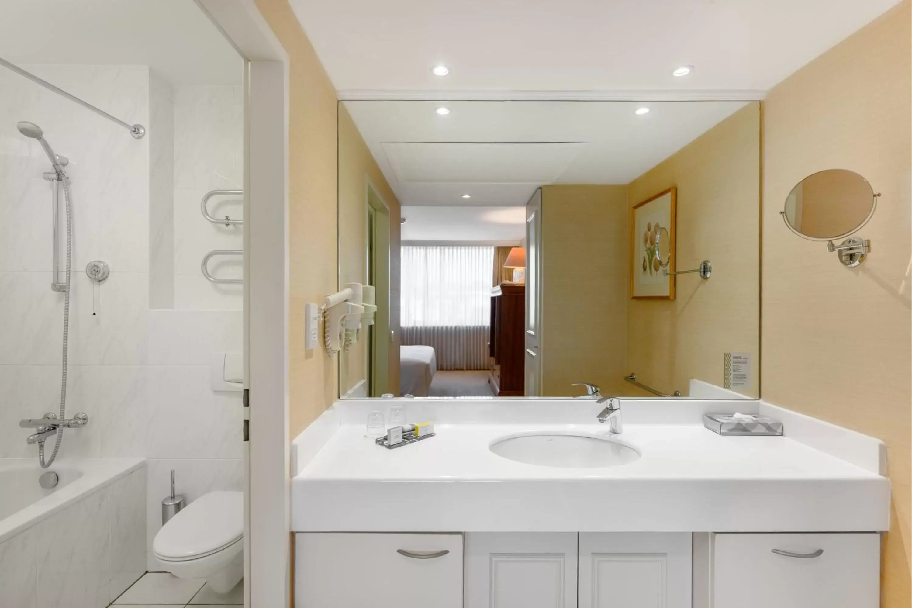 Bathroom in Millennium Court, Budapest - Marriott Executive Apartments