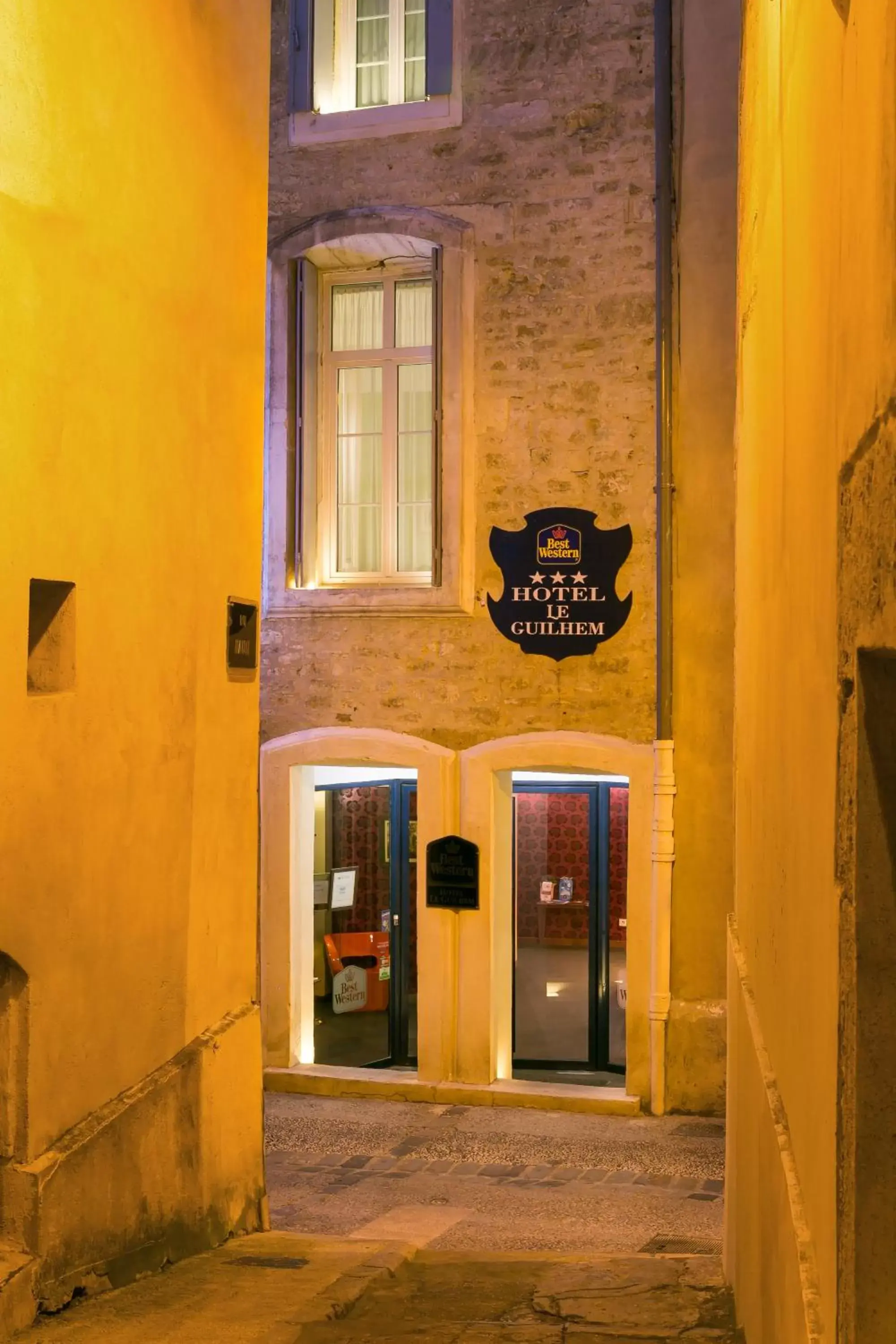 Facade/entrance in Best Western Hotel Le Guilhem